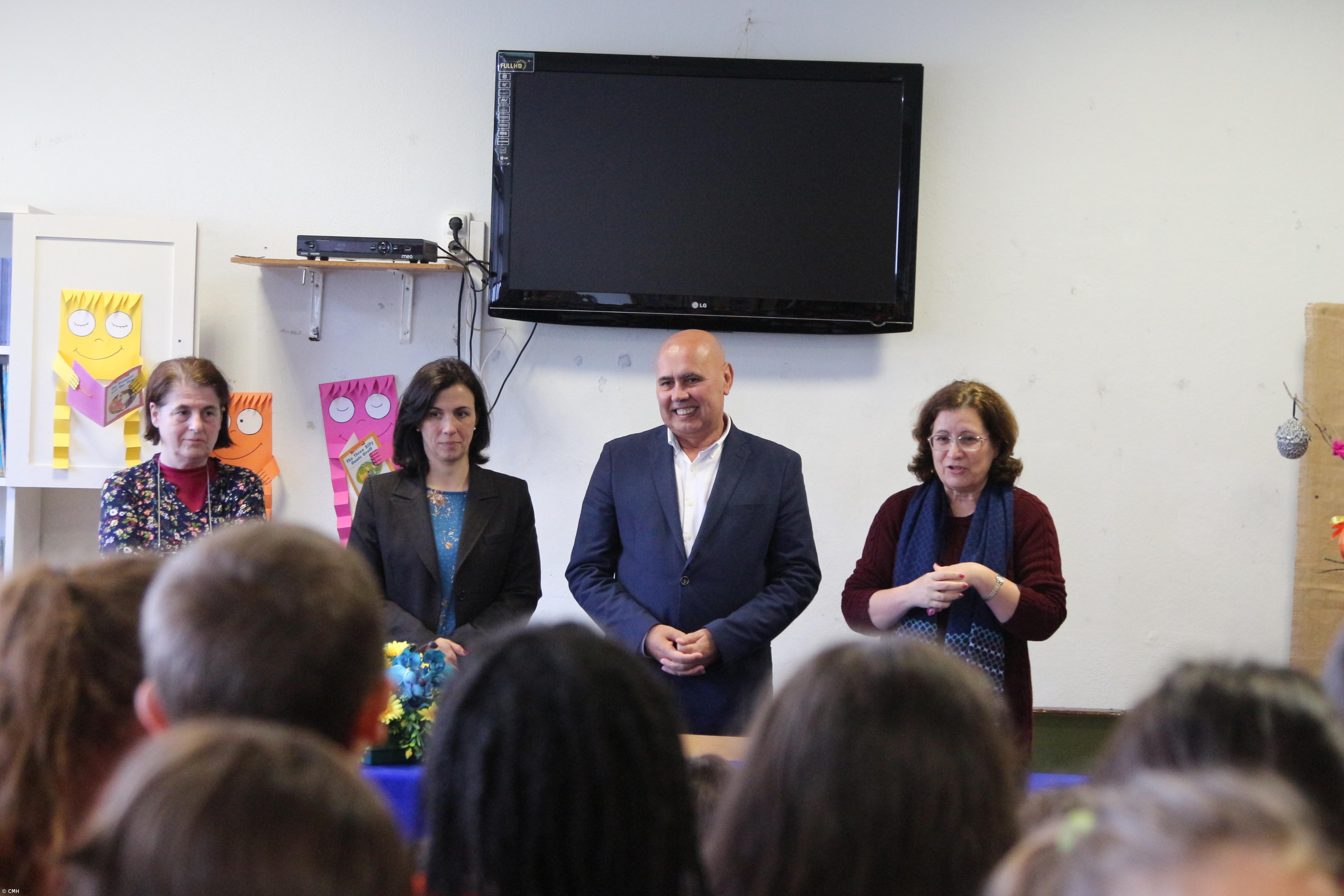 Autarquia da Horta entrega livros às escolas do concelho – Imagem 1