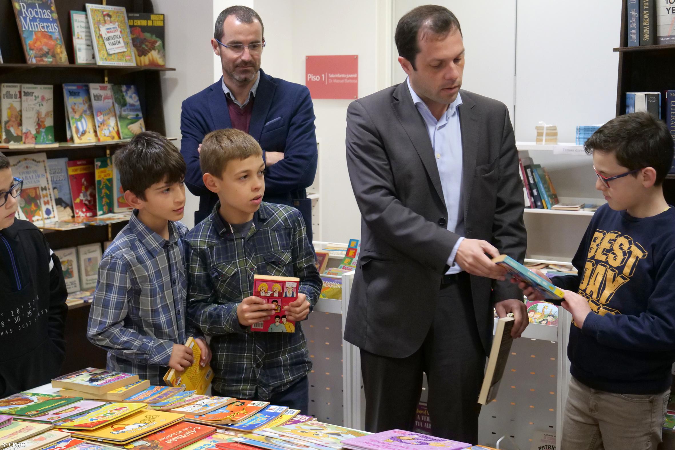 'Livros ao Largo' na Ribeira Grande – Imagem 1