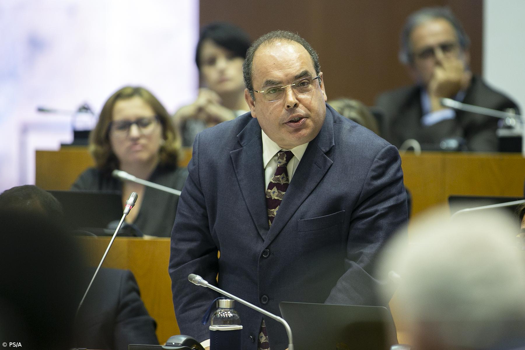 PS/Açores critica "redução drástica" de trabalhadores em programas ocupacionais – Imagem 1