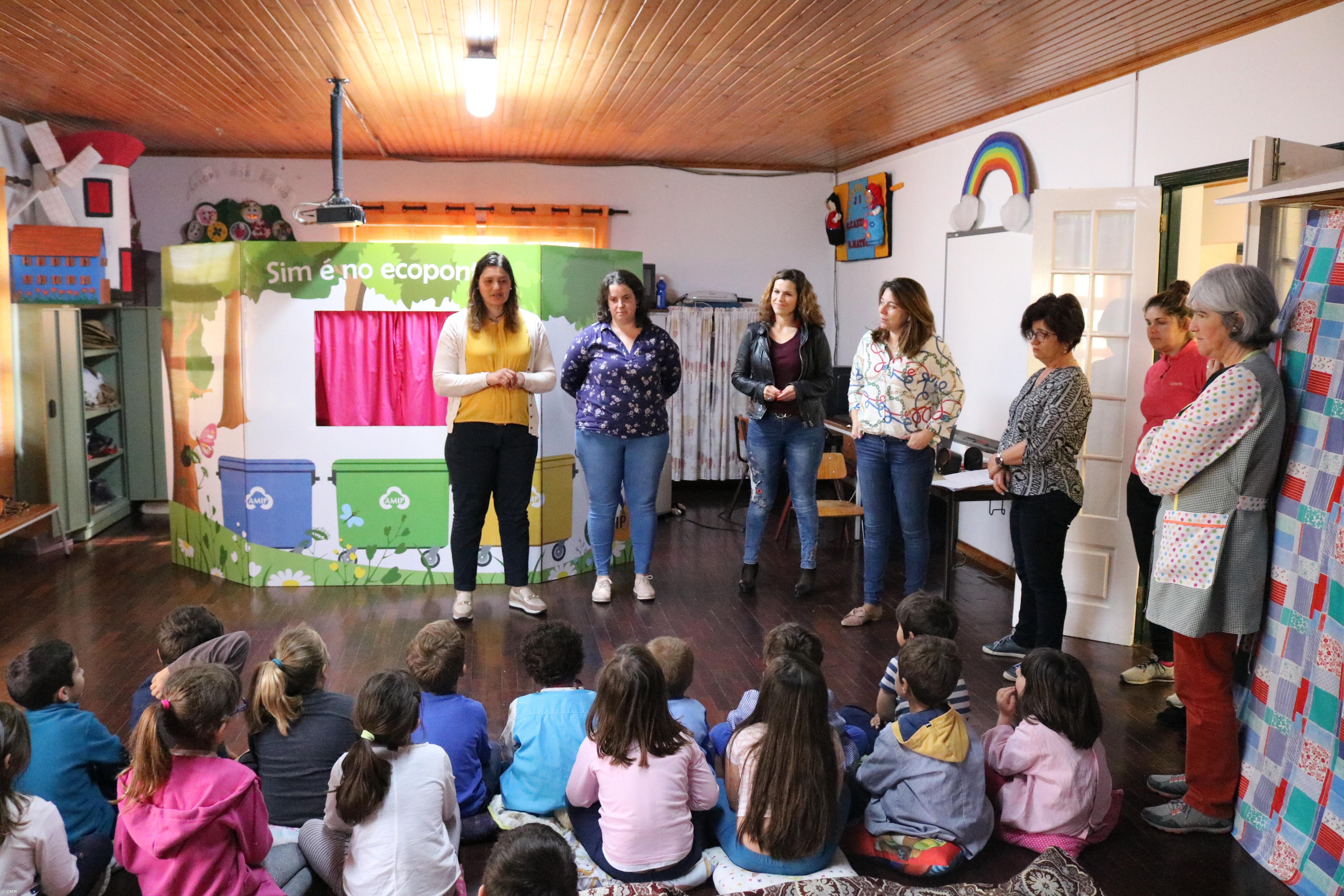 “Os Três Porquinhos e a Reciclagem” ensinaram a preservar o ambiente – Imagem 1