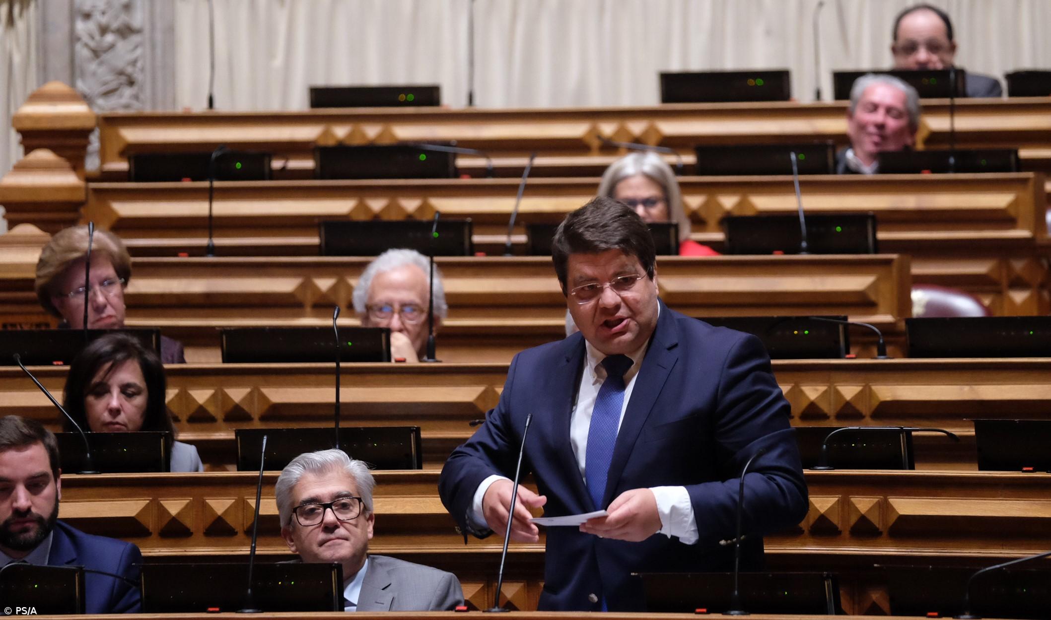 Socialistas destacam transferência da República de verba para aumentar pista do aeroporto da Horta – Imagem 1