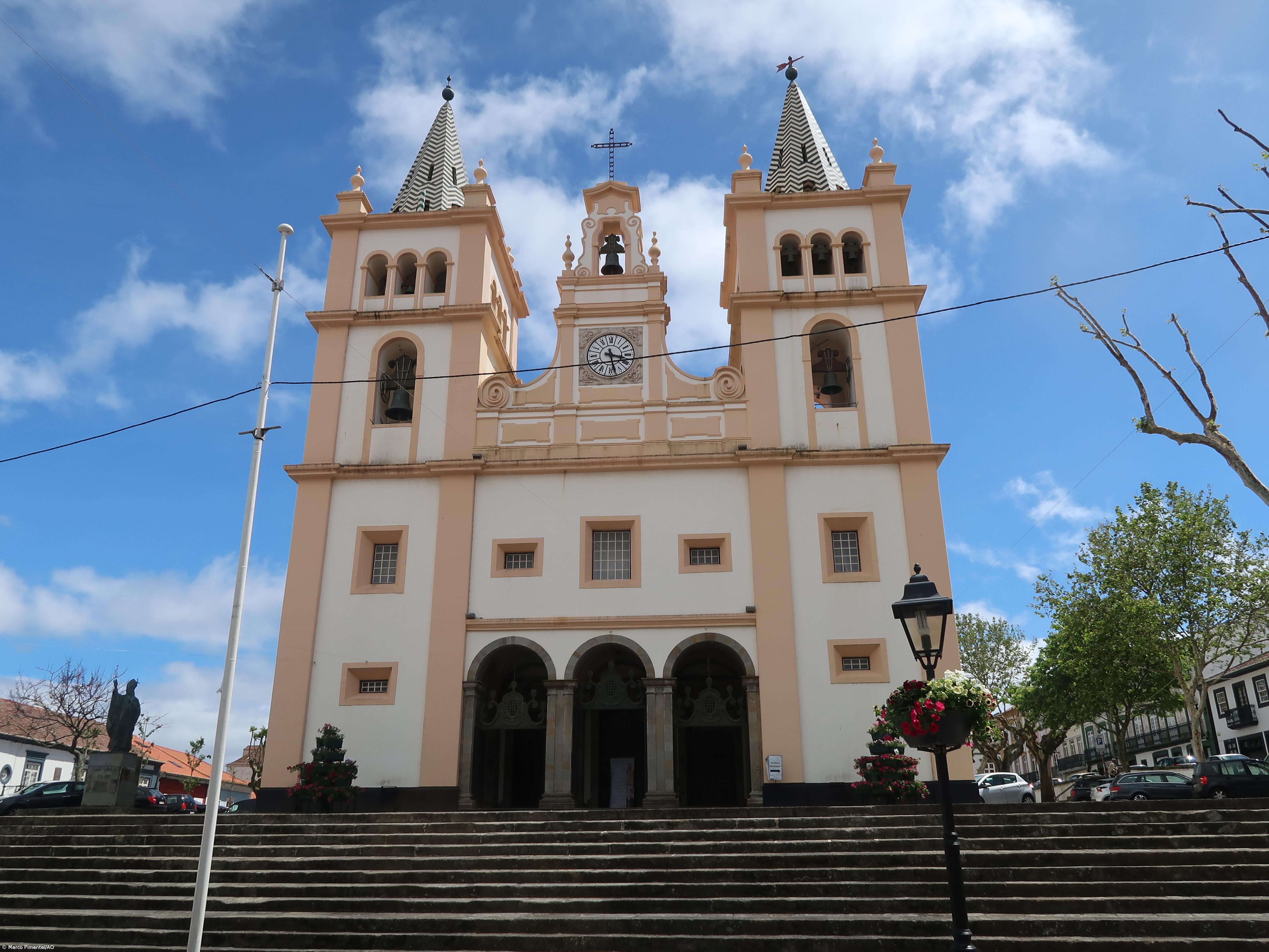 Romeiros e jovens acolhem novo bispo com “esperança e entusiasmo” – Imagem 1