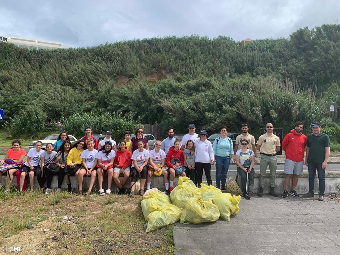 Recolhidos 230 quilos de resíduos na orla costeira de Lagoa – Imagem 5