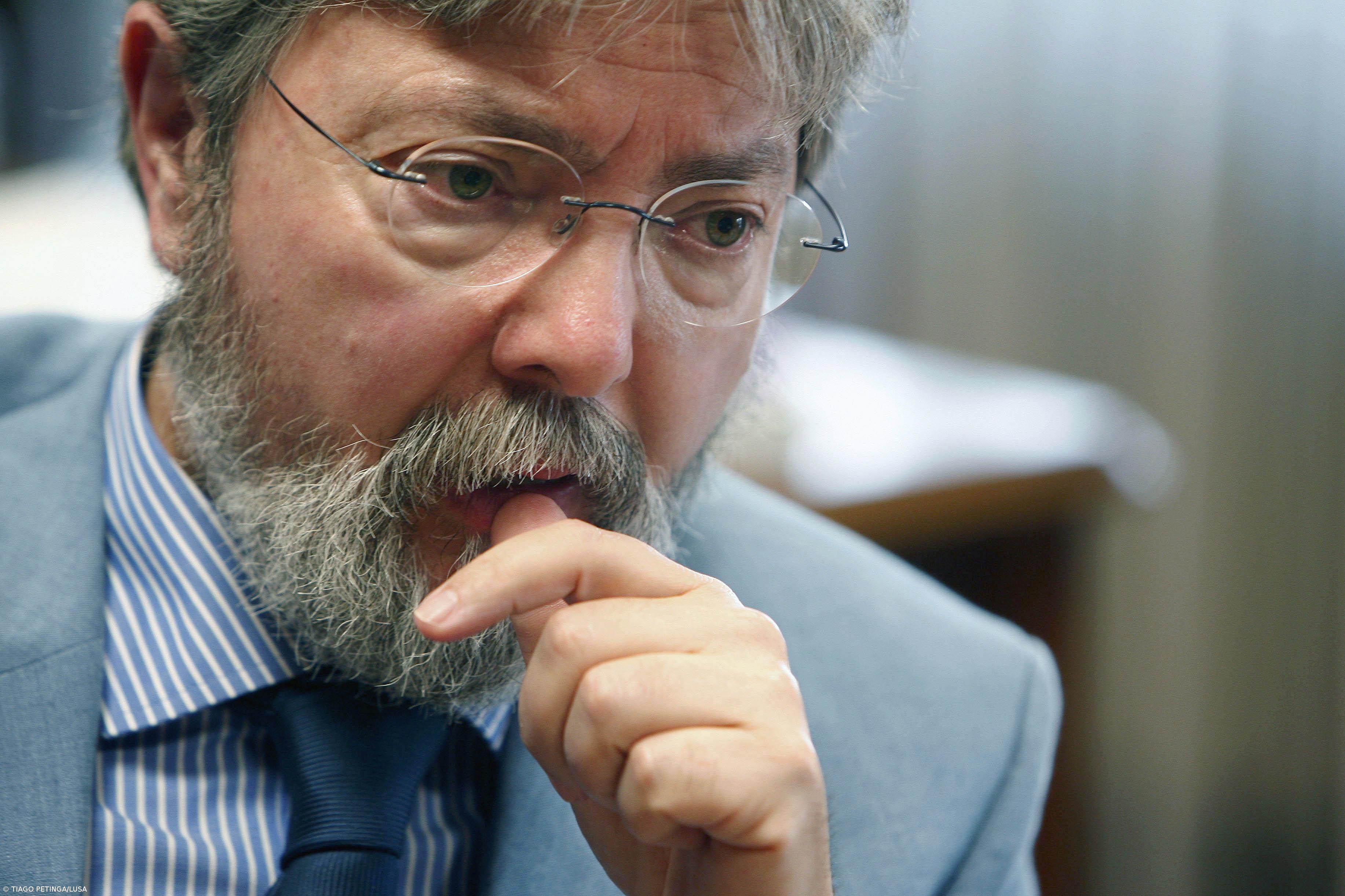 Francisco George alerta para uso indevido de antibióticos – Imagem 1