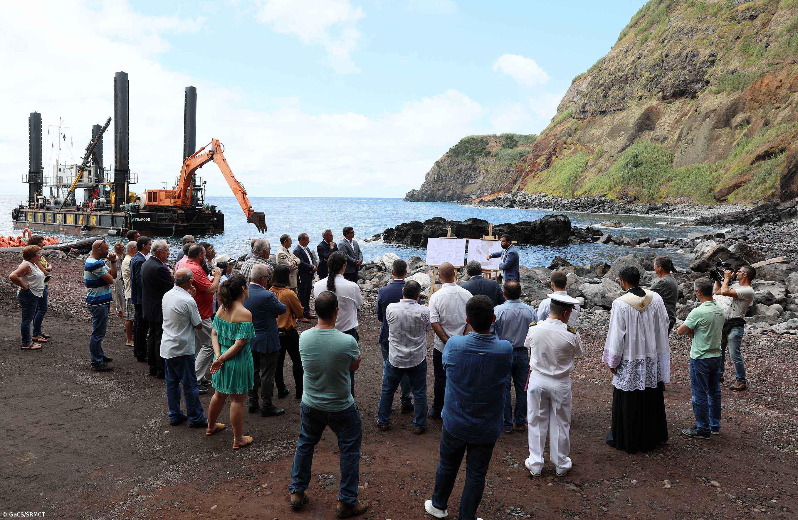 "Porto do Topo vai servir setores da pesca e do turismo" – Imagem 2