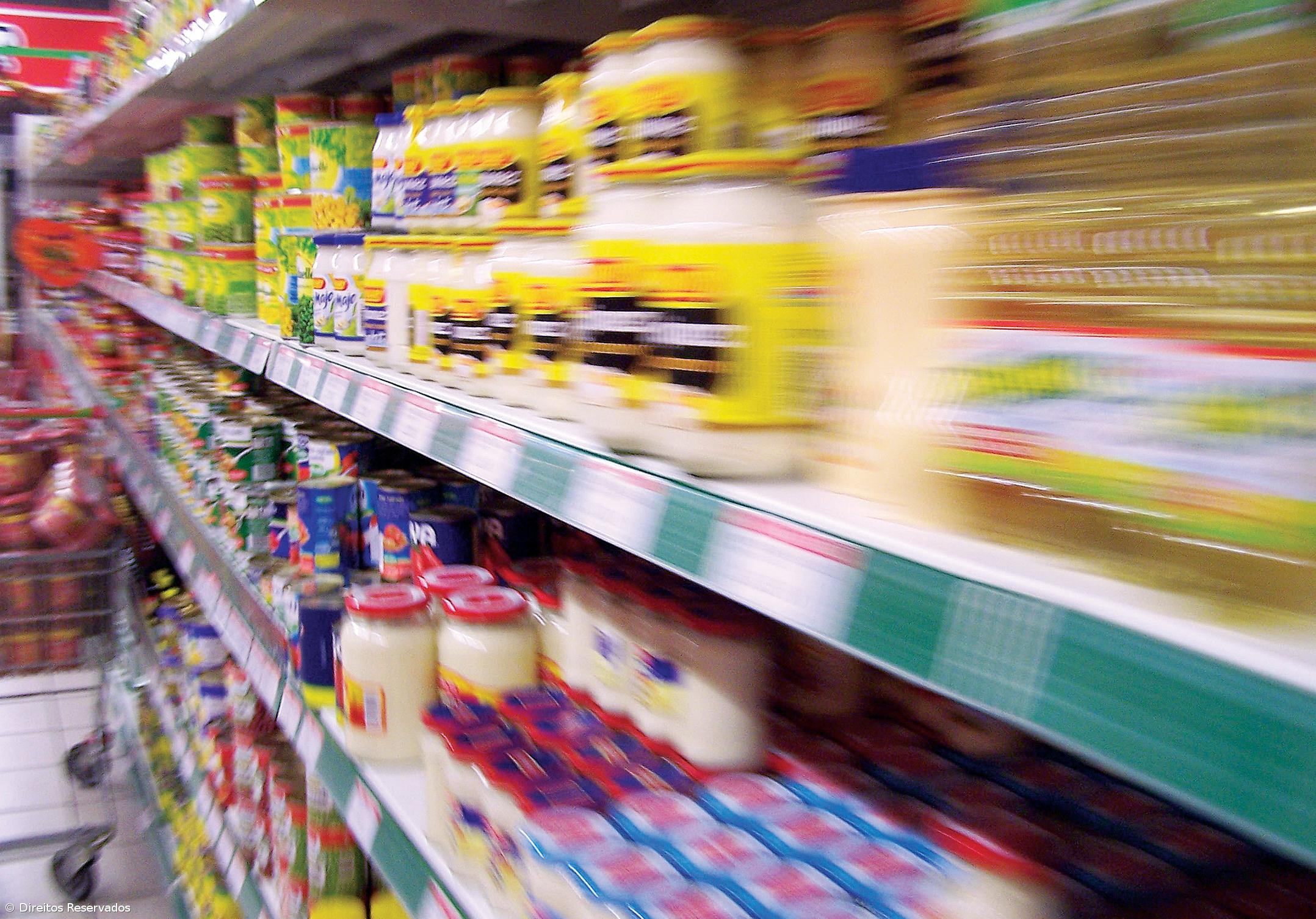 Horários restritos nos supermercados geram maiores aglomerados de pessoas – Imagem 1