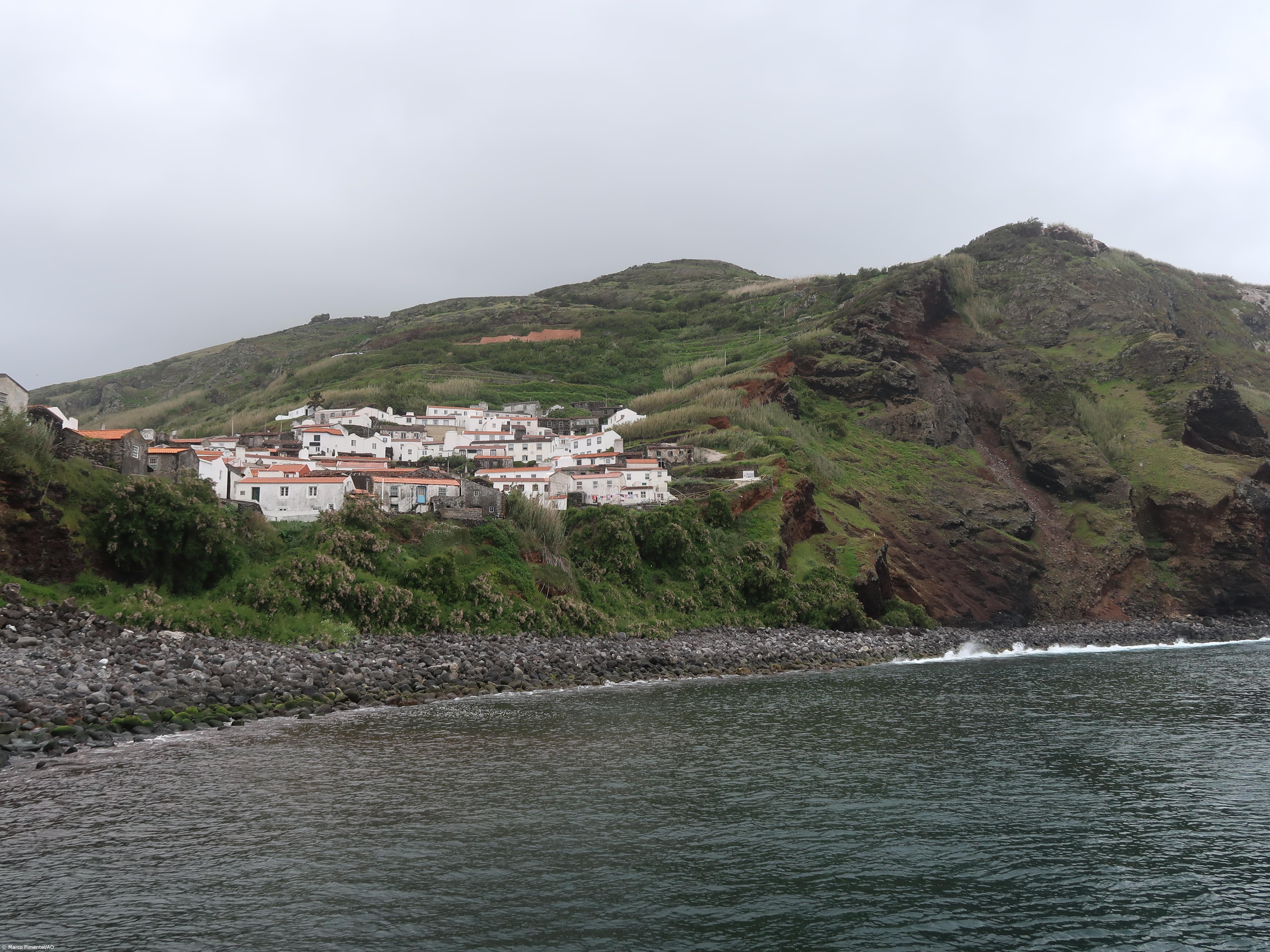 Força Aérea entrega quatro toneladas de bens essenciais no Corvo – Imagem 1