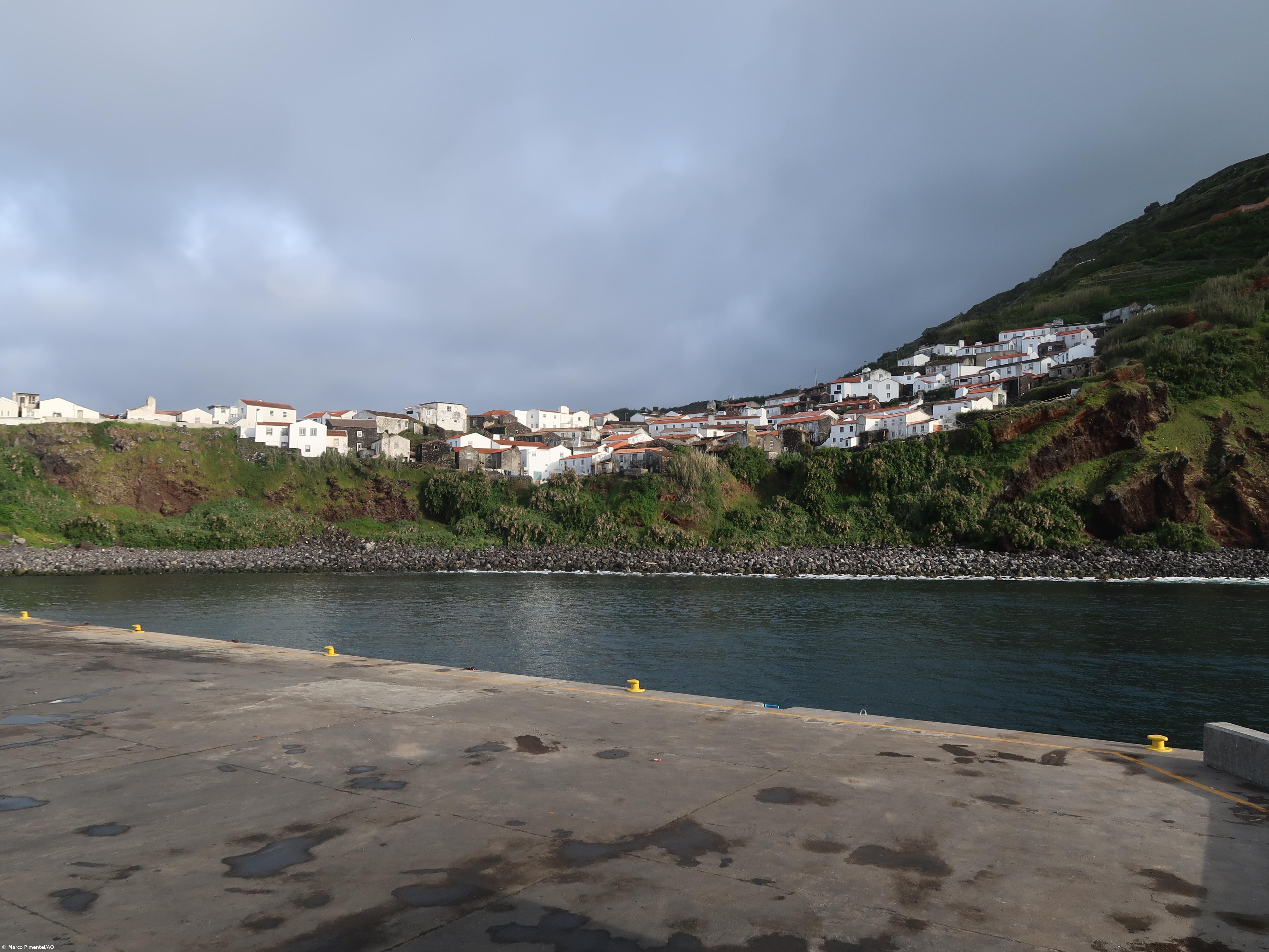 Pequena avaria em navio que abastece o Corvo já foi reparada – Imagem 1