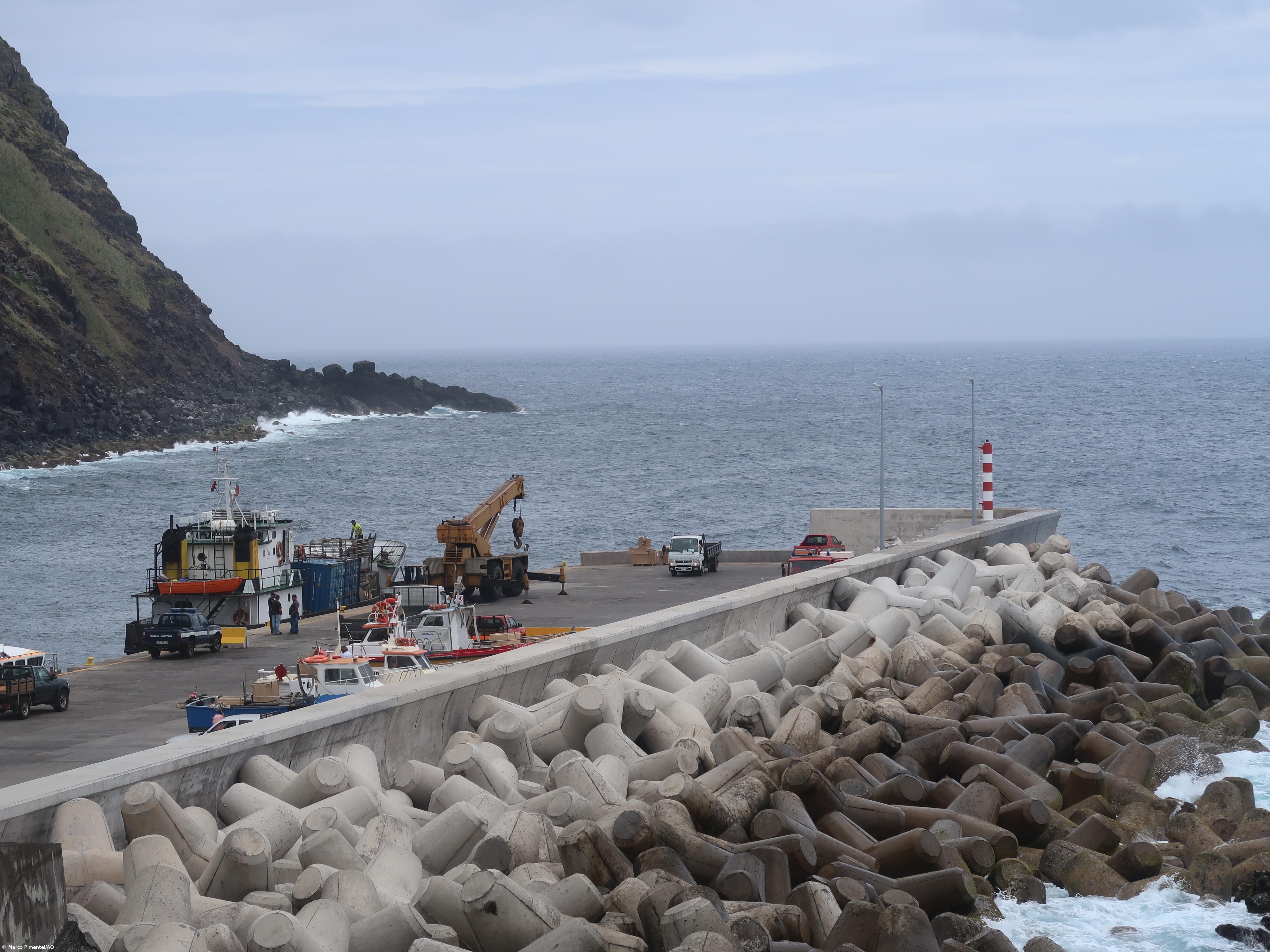 Avaria em navio que assegura abastecimento ao Corvo preocupa setor empresarial – Imagem 1