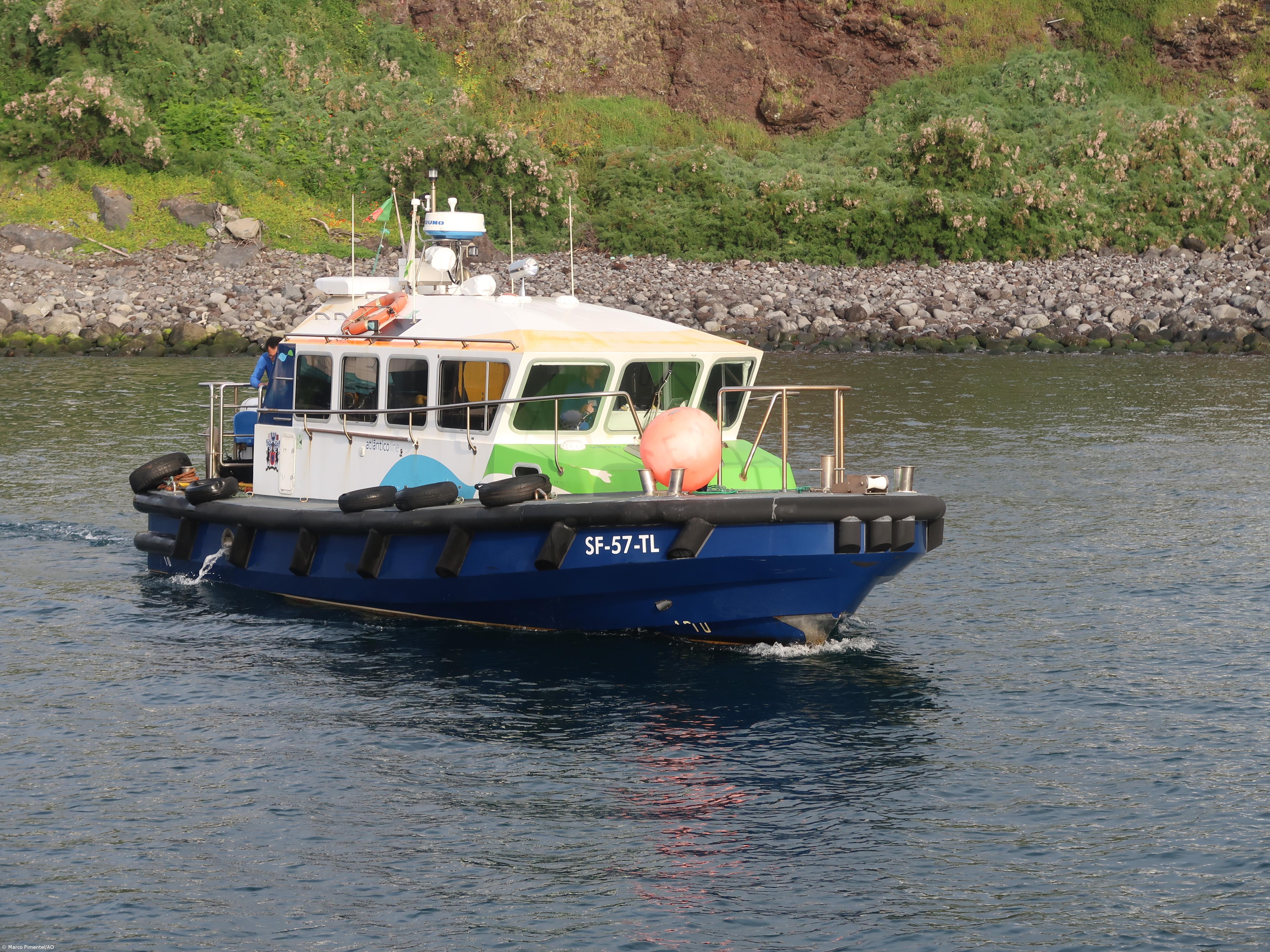 Lancha Ariel imobilizada devido a avaria – Imagem 1