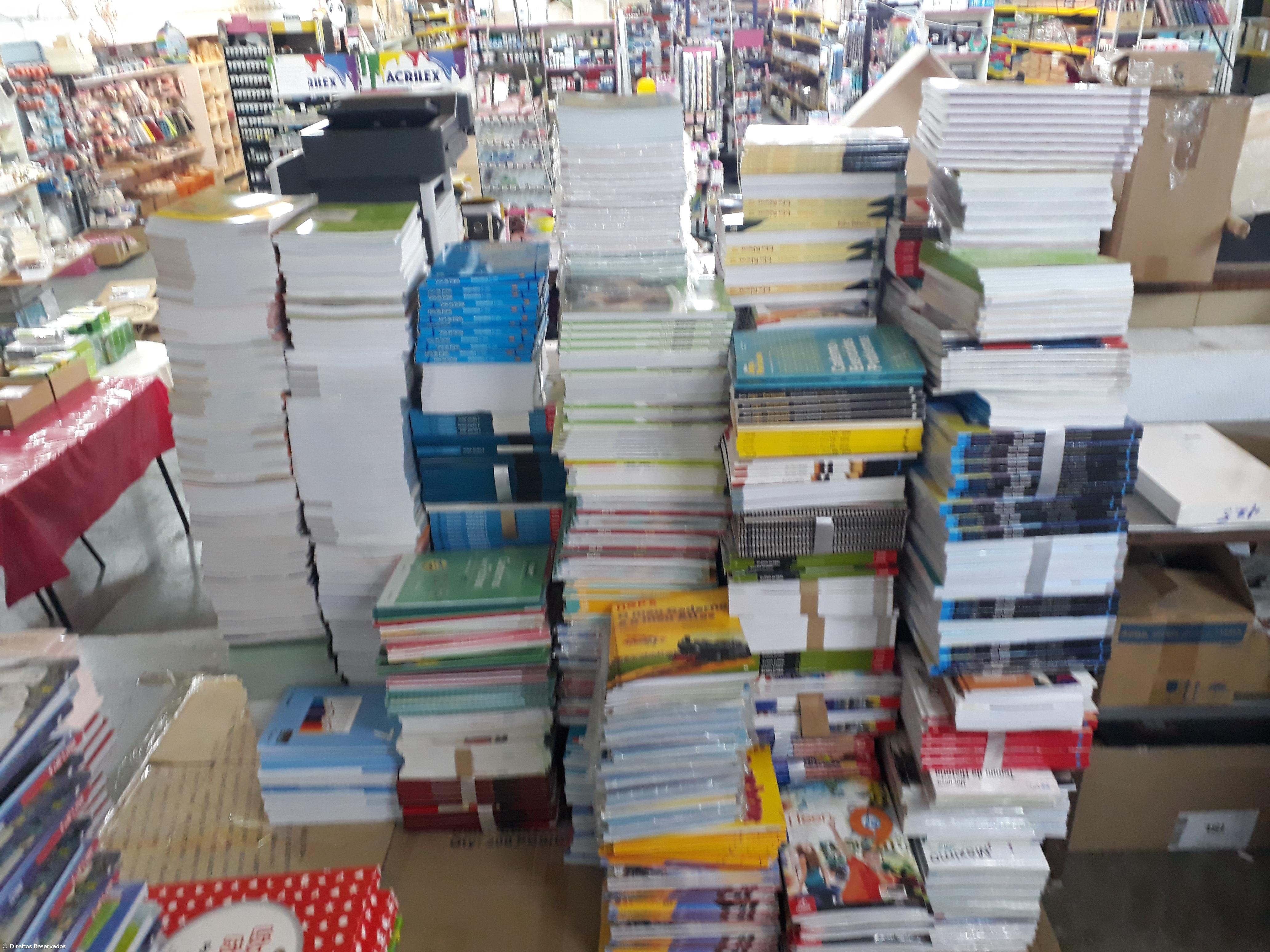 Marcelo diz que é preciso incentivar a reutilização dos manuais escolares a 100% – Imagem 1