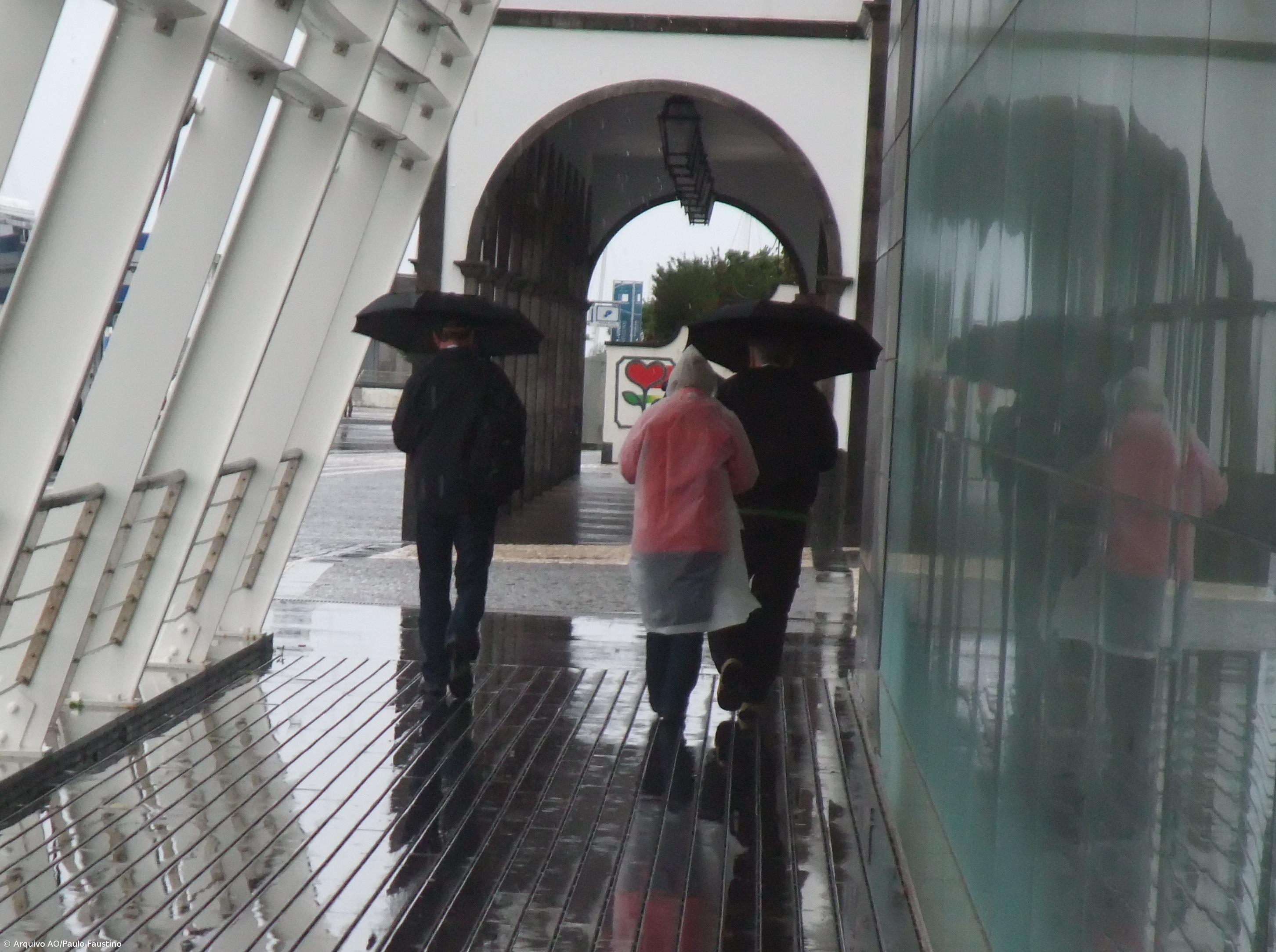 IPMA eleva para laranja o aviso relativo a chuva no grupo Oriental dos Açores – Imagem 1