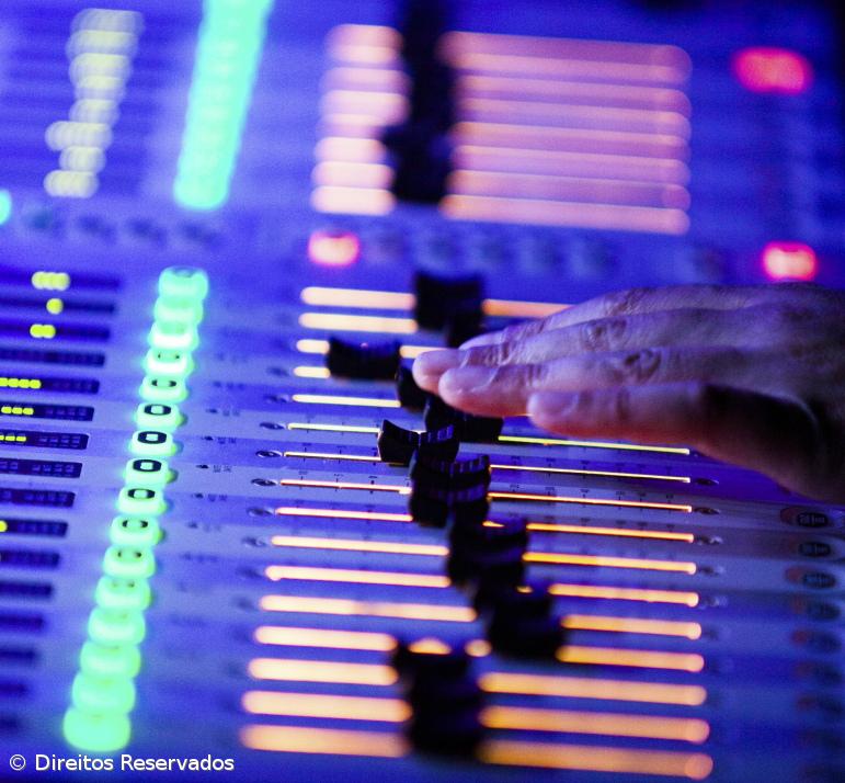 Teatro Micaelense assinala aniversário da reabertura com visita guiada – Imagem 1