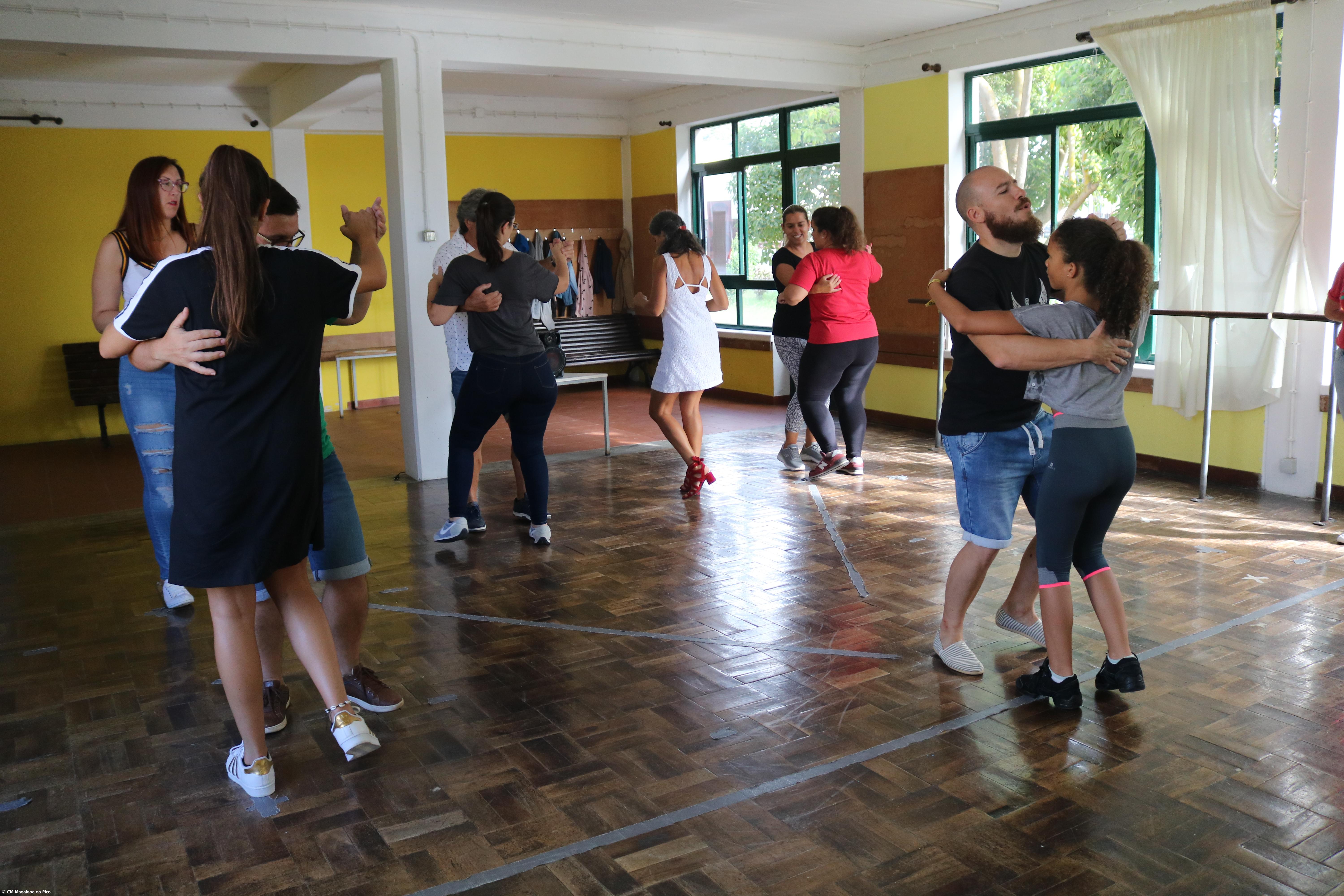 Centro de Formação Artística recebeu workshop de Kizomba e Semba  – Imagem 1