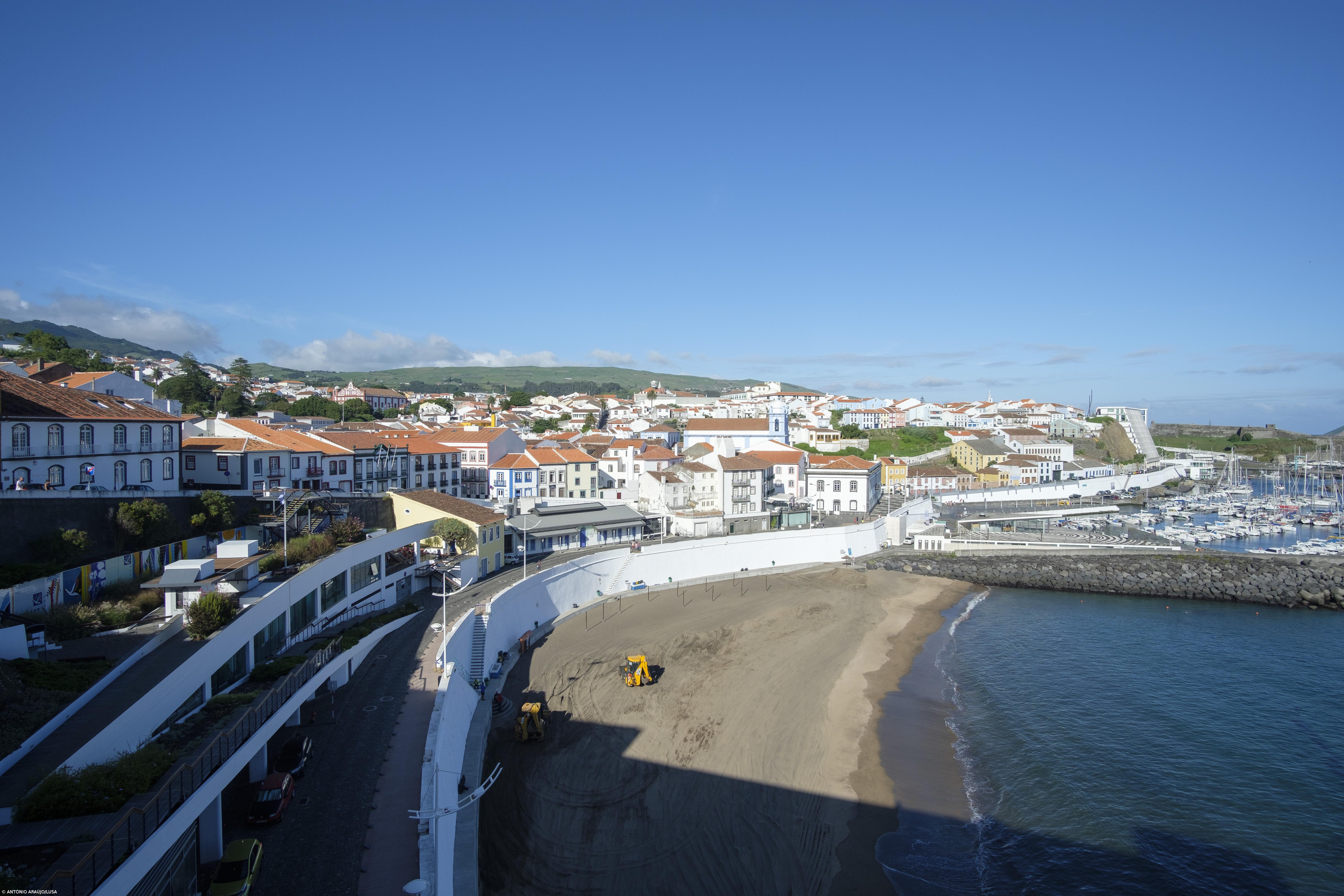 Prainha em Angra do Heroísmo interditada a banhos – Imagem 1