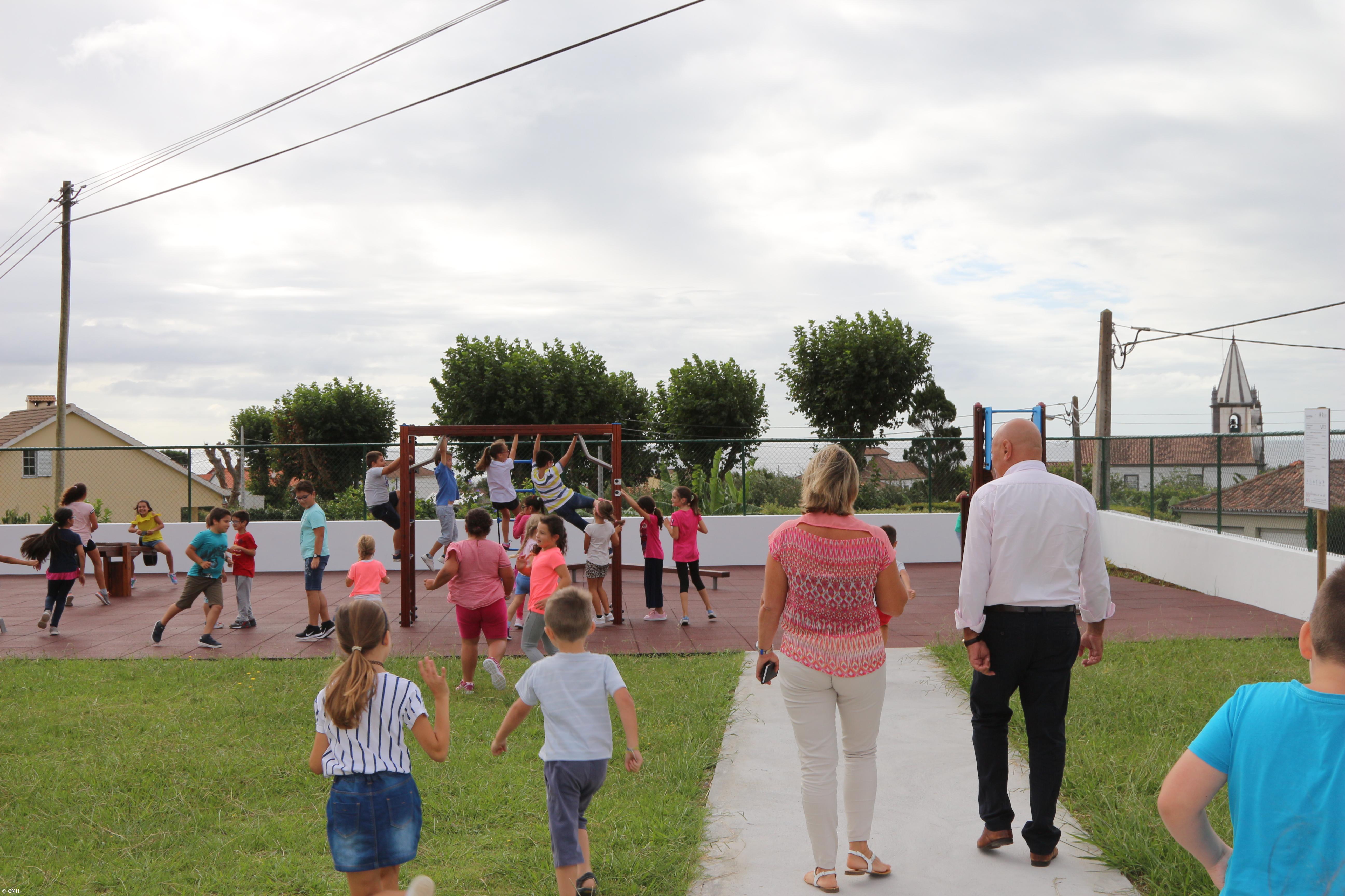 Autarquia da Horta investe nas escolas da Feteira e Flamengos – Imagem 1