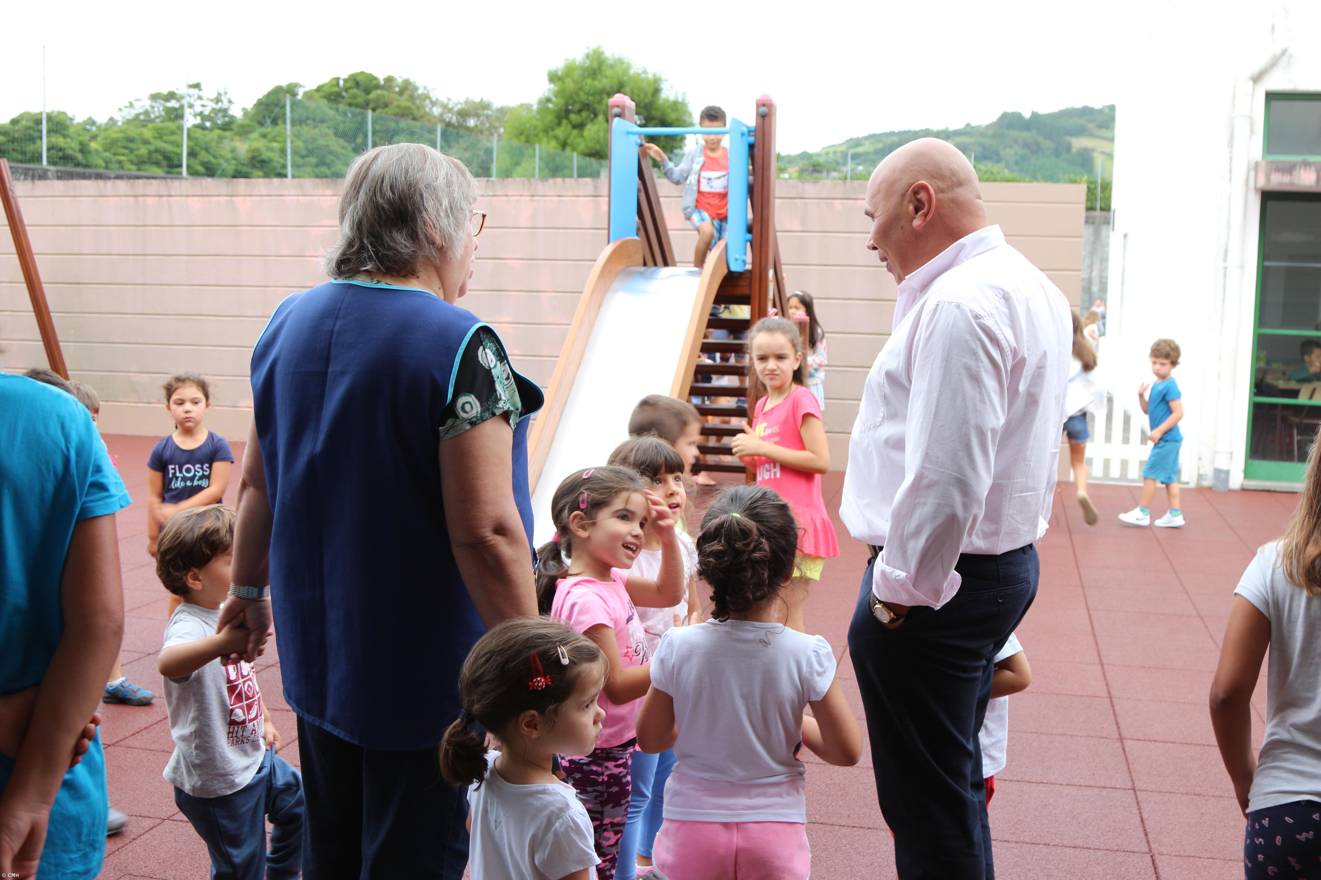 Autarquia da Horta investe nas escolas da Feteira e Flamengos – Imagem 2