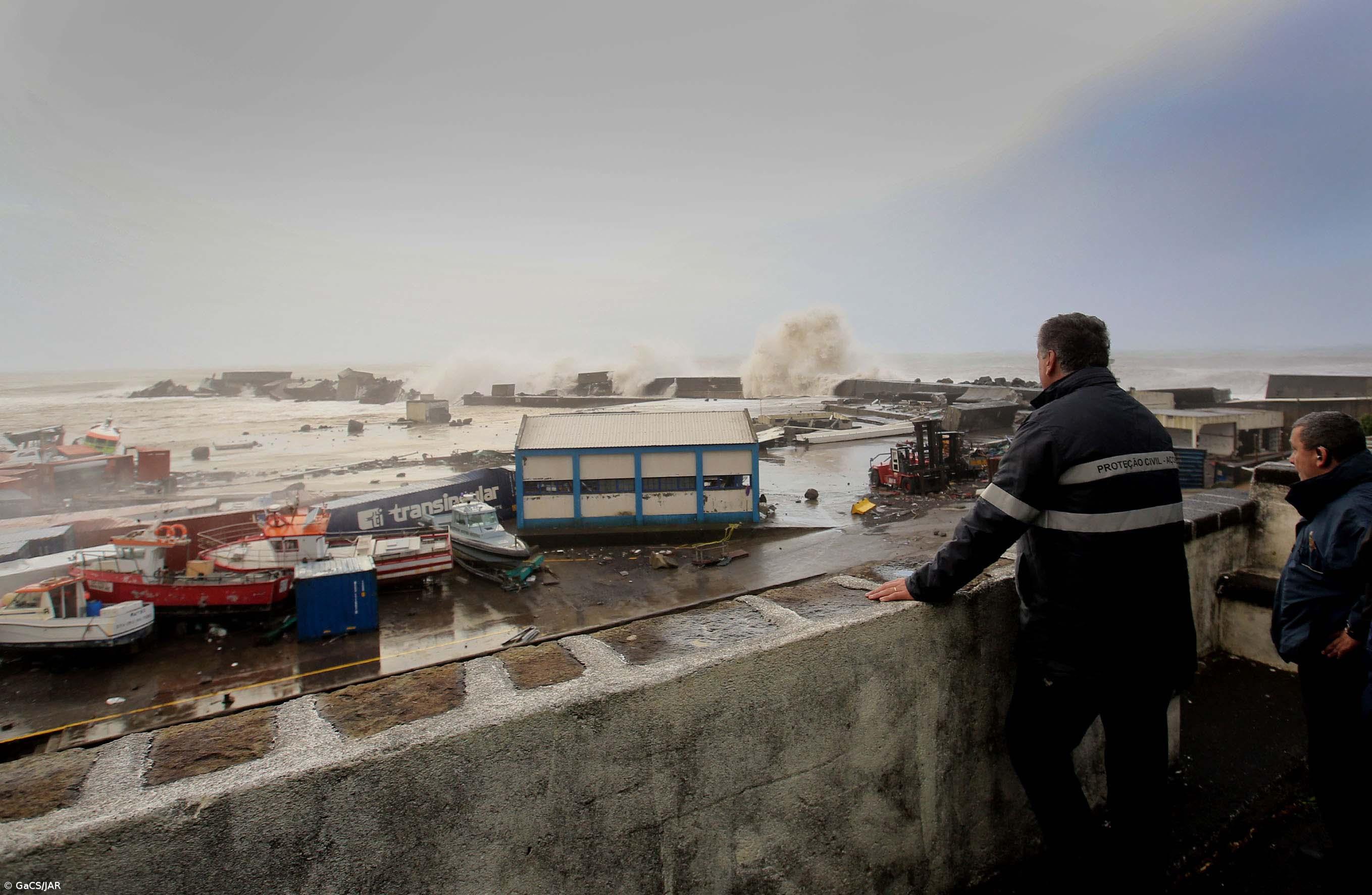 Vasco Cordeiro enaltece sentido de responsabilidade dos açorianos e profissionalismo de todos os envolvidos nas operações – Imagem 3