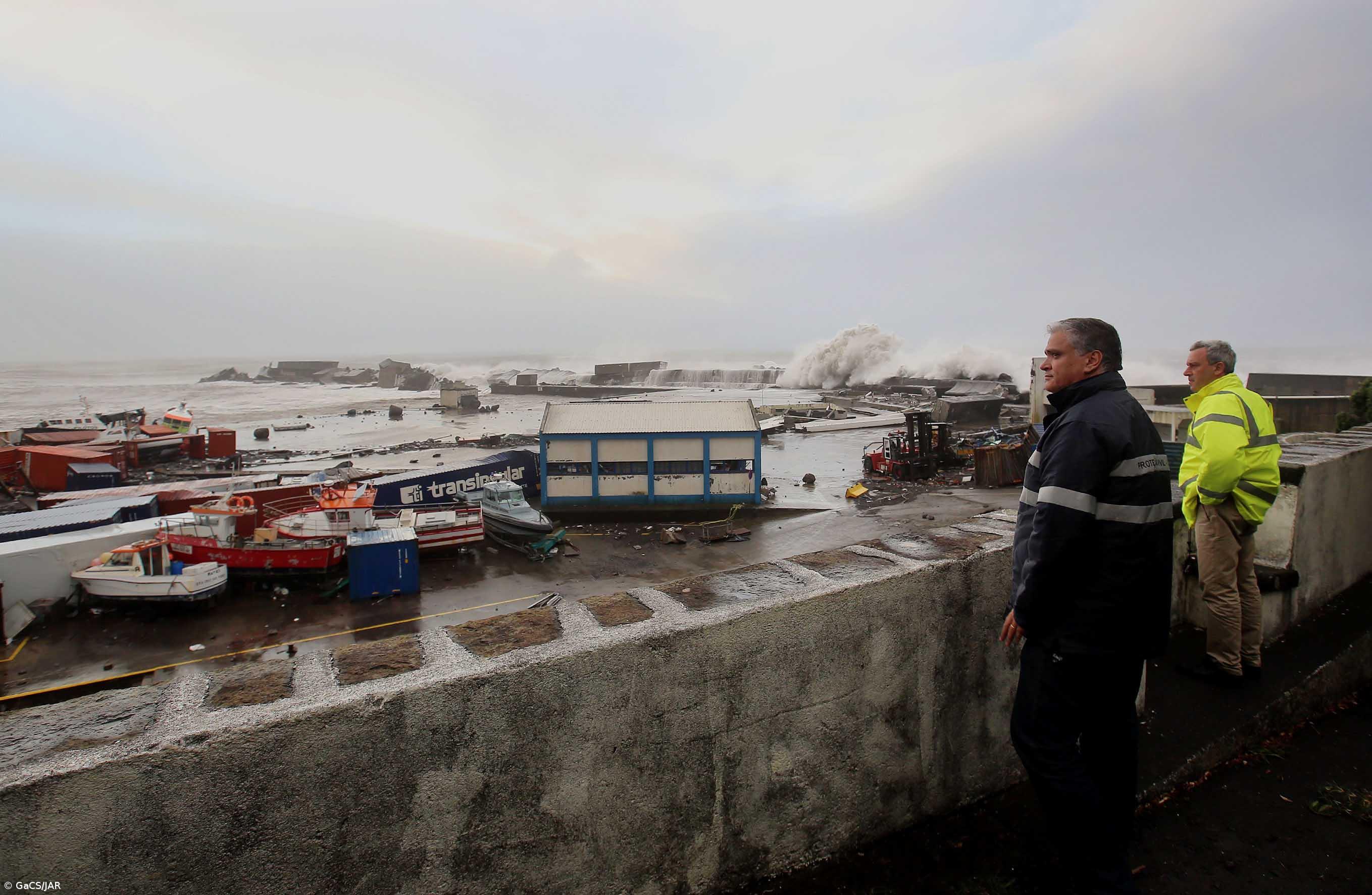 Vasco Cordeiro enaltece sentido de responsabilidade dos açorianos e profissionalismo de todos os envolvidos nas operações – Imagem 4
