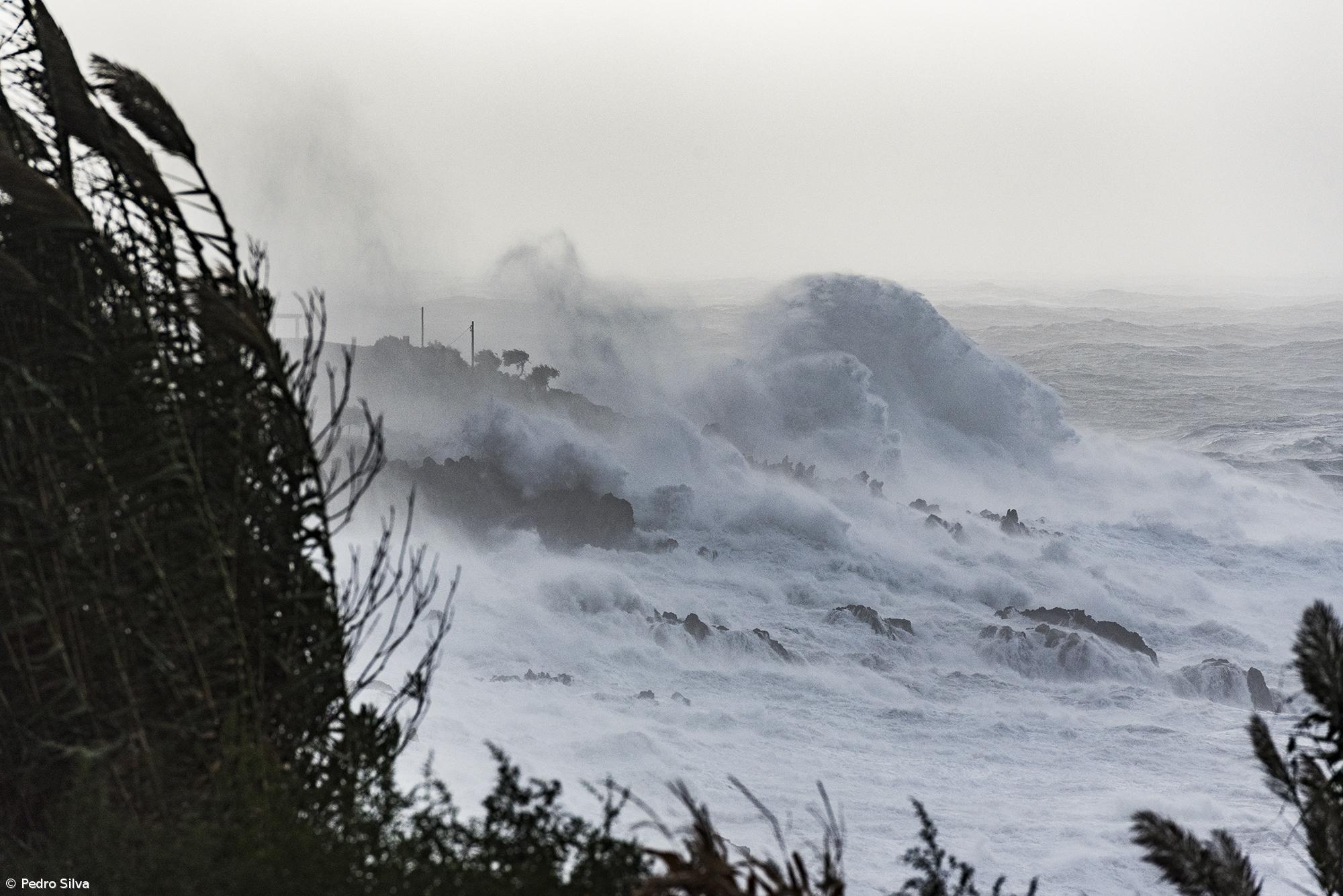 Fotogaleria passagem do furacão Lorenzo pela ilha do Pico – Imagem 2