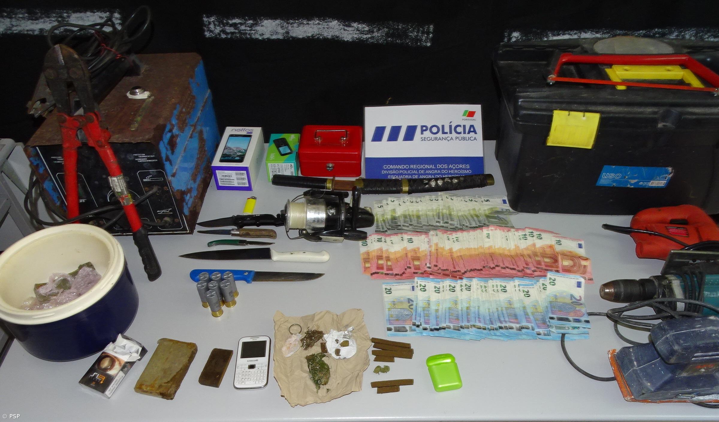 Dois homens detidos pelo crime de tráfico de estupefacientes – Imagem 1