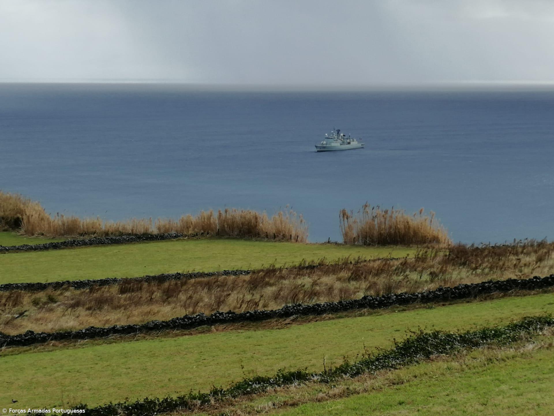 Forças Armadas iniciaram trabalhos de sondagem da aproximação ao porto das Lajes das Flores – Imagem 5