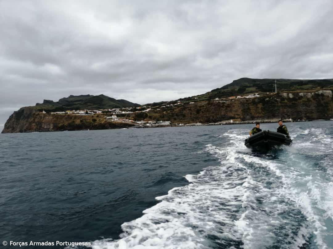 Forças Armadas iniciaram trabalhos de sondagem da aproximação ao porto das Lajes das Flores – Imagem 6