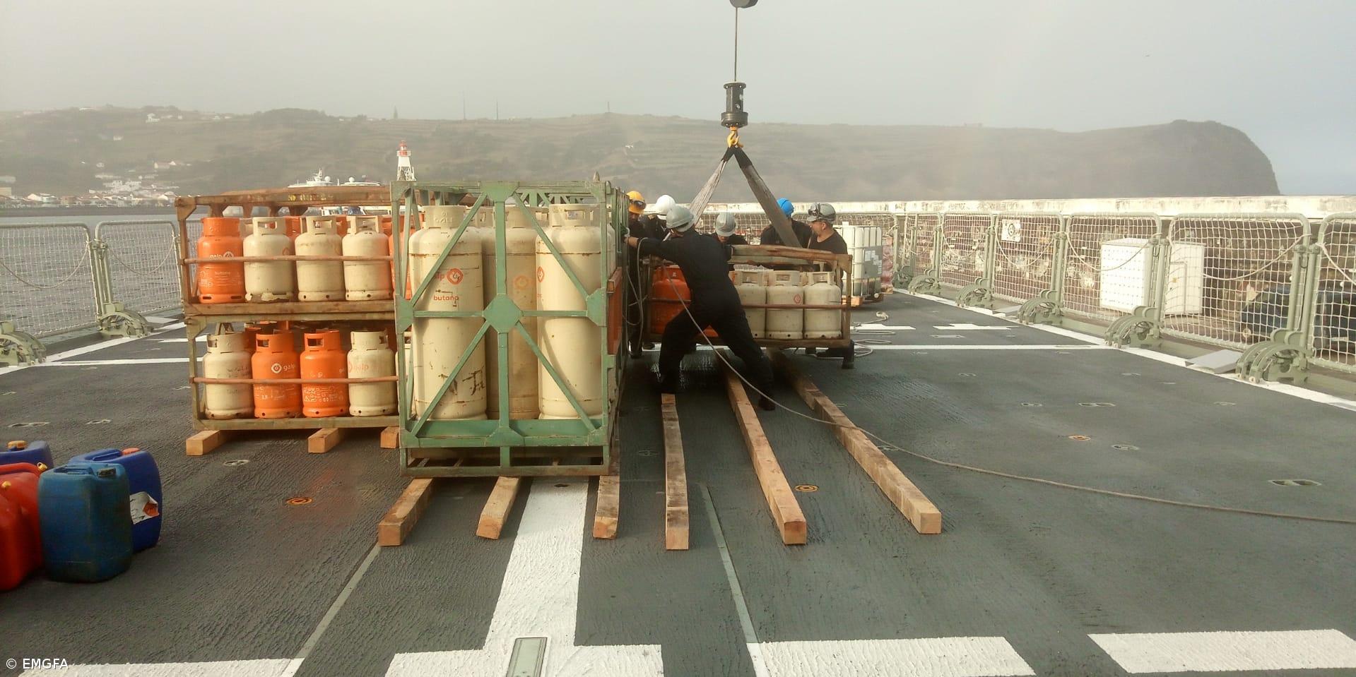 Navios da Marinha com 280 militares já estão nas Flores para apoiar população – Imagem 6