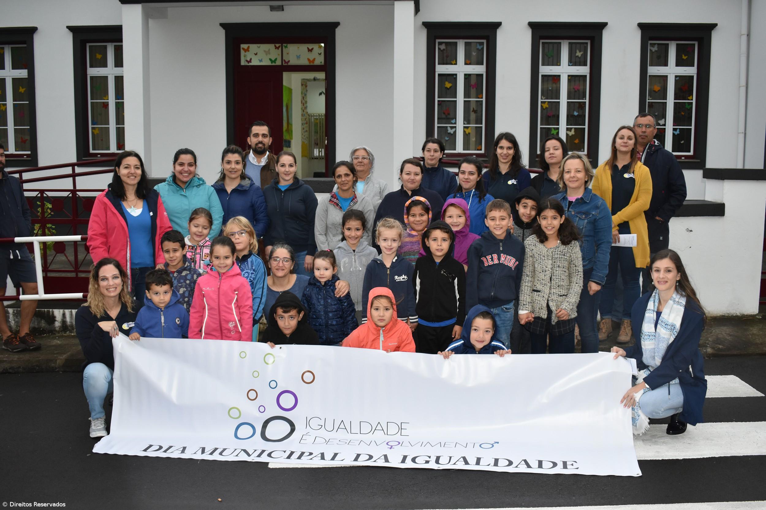 Crianças do Faial da Terra caminham em nome da Igualdade – Imagem 2