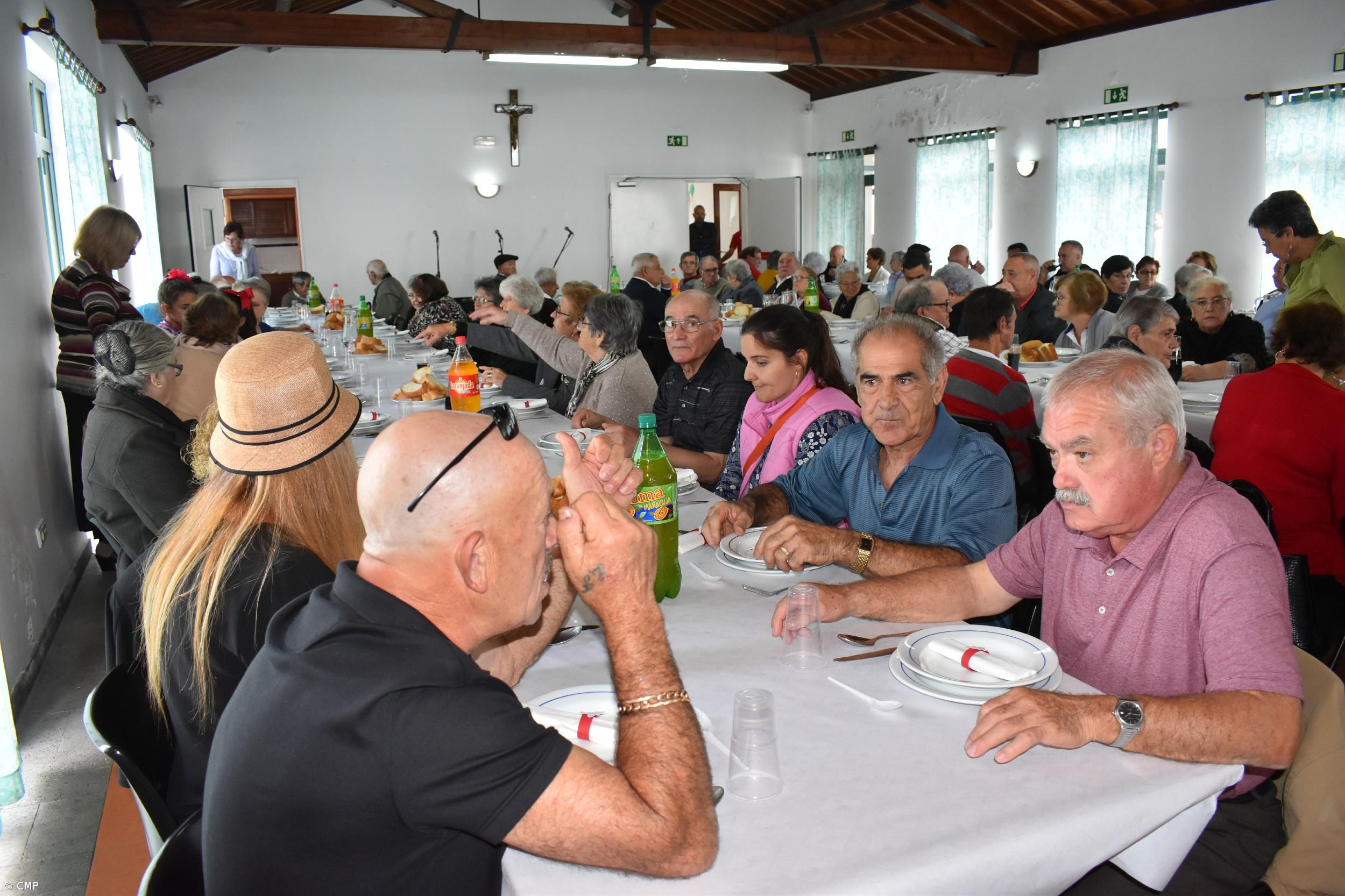 Comissão de Coroas das Furnas promove almoço para 180 idosos – Imagem 1