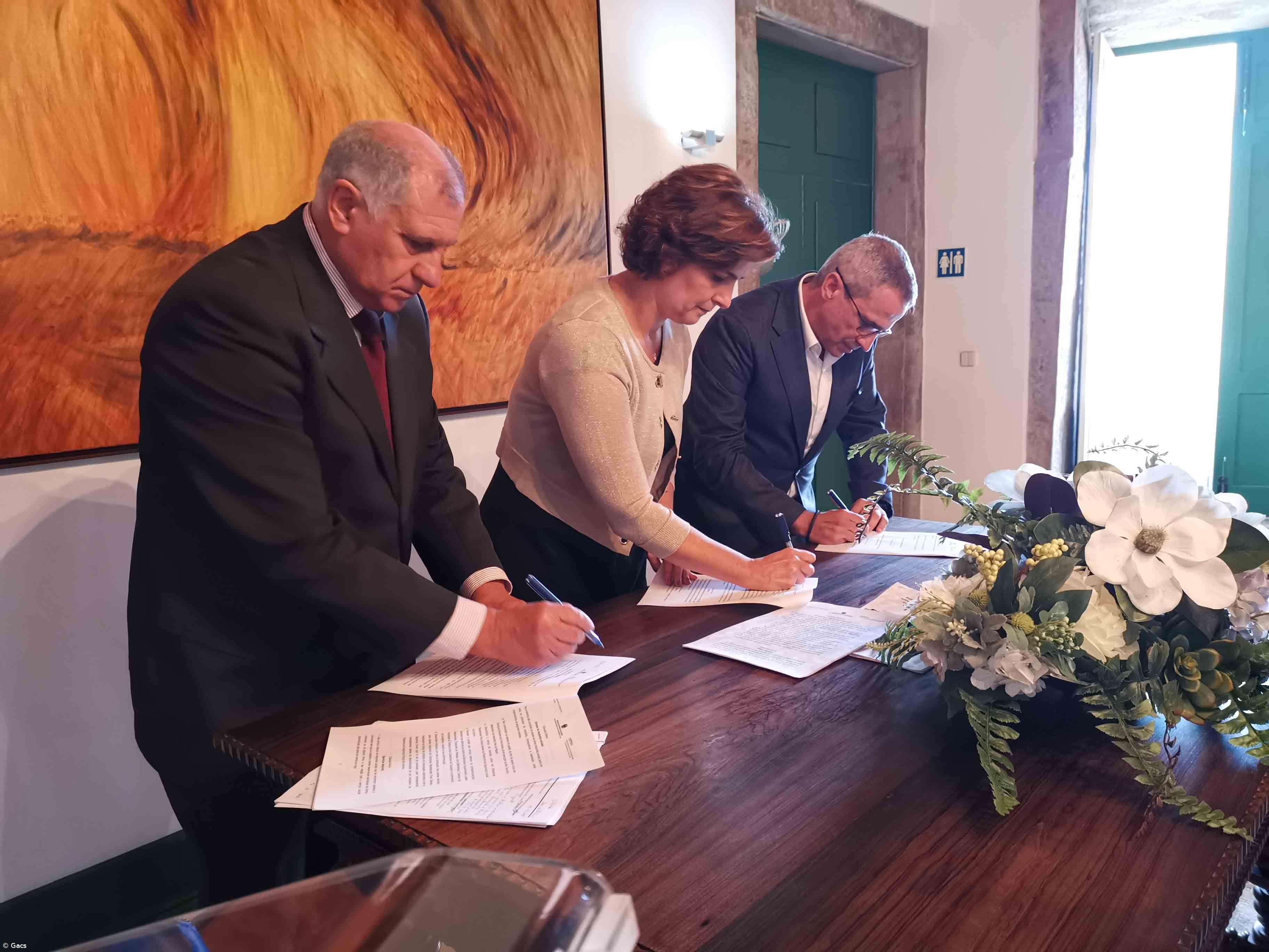 Governo dos Açores aumenta valor pago a instituições de apoio social entre 1 e 6,5%  – Imagem 1