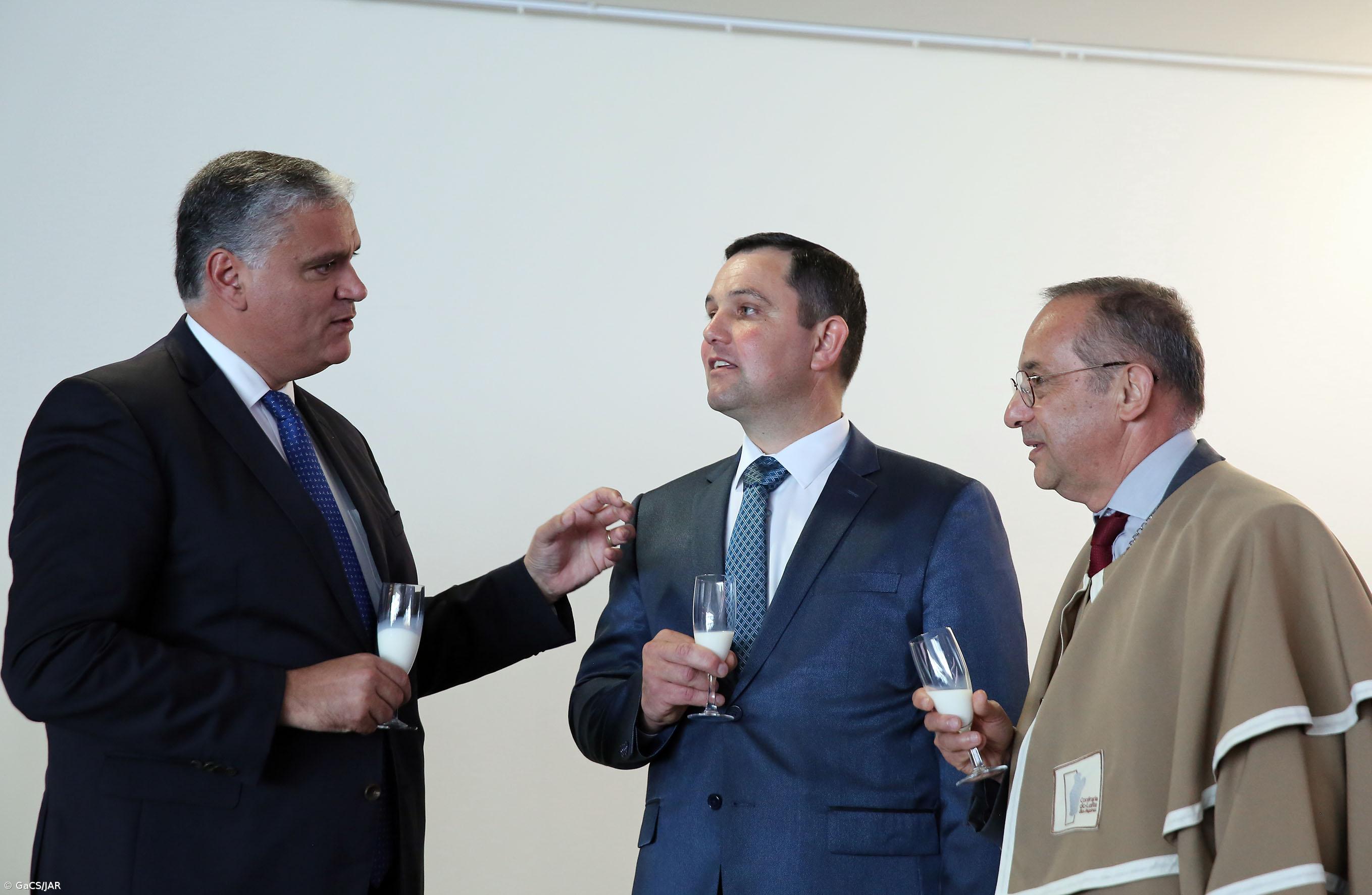 Vasco Cordeiro quer potenciar mais rendimento para fileira do leite nos Açores – Imagem 1