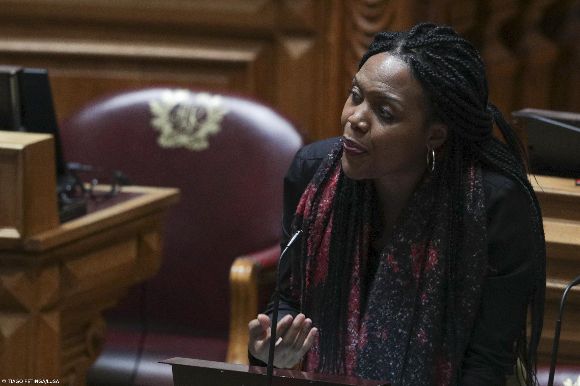 PS lidera intenções de voto e Livre perde quase metade da votação, diz sondagem – Imagem 1