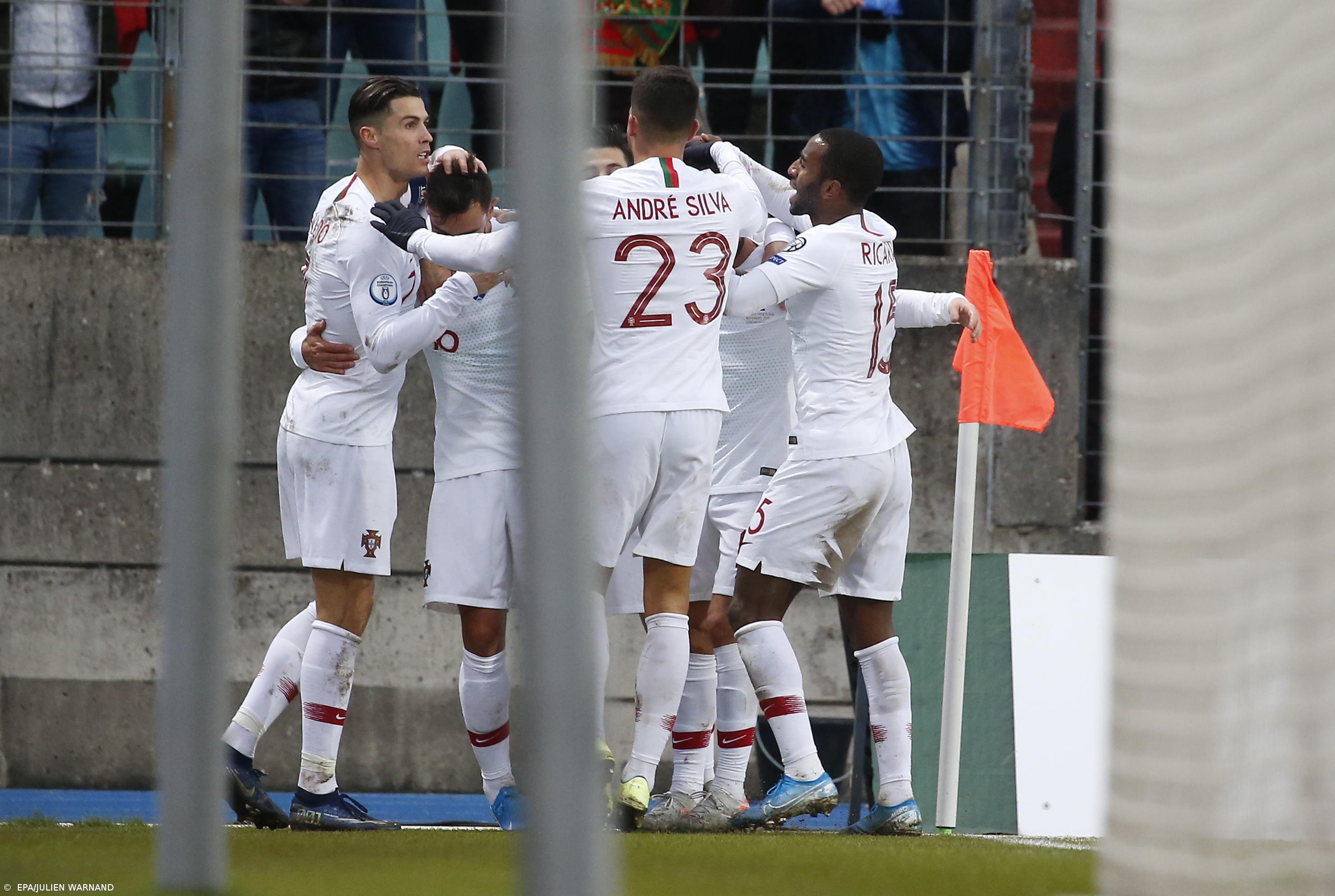 Portugal sobrevive à 'lama' e está no Euro2020 – Imagem 1