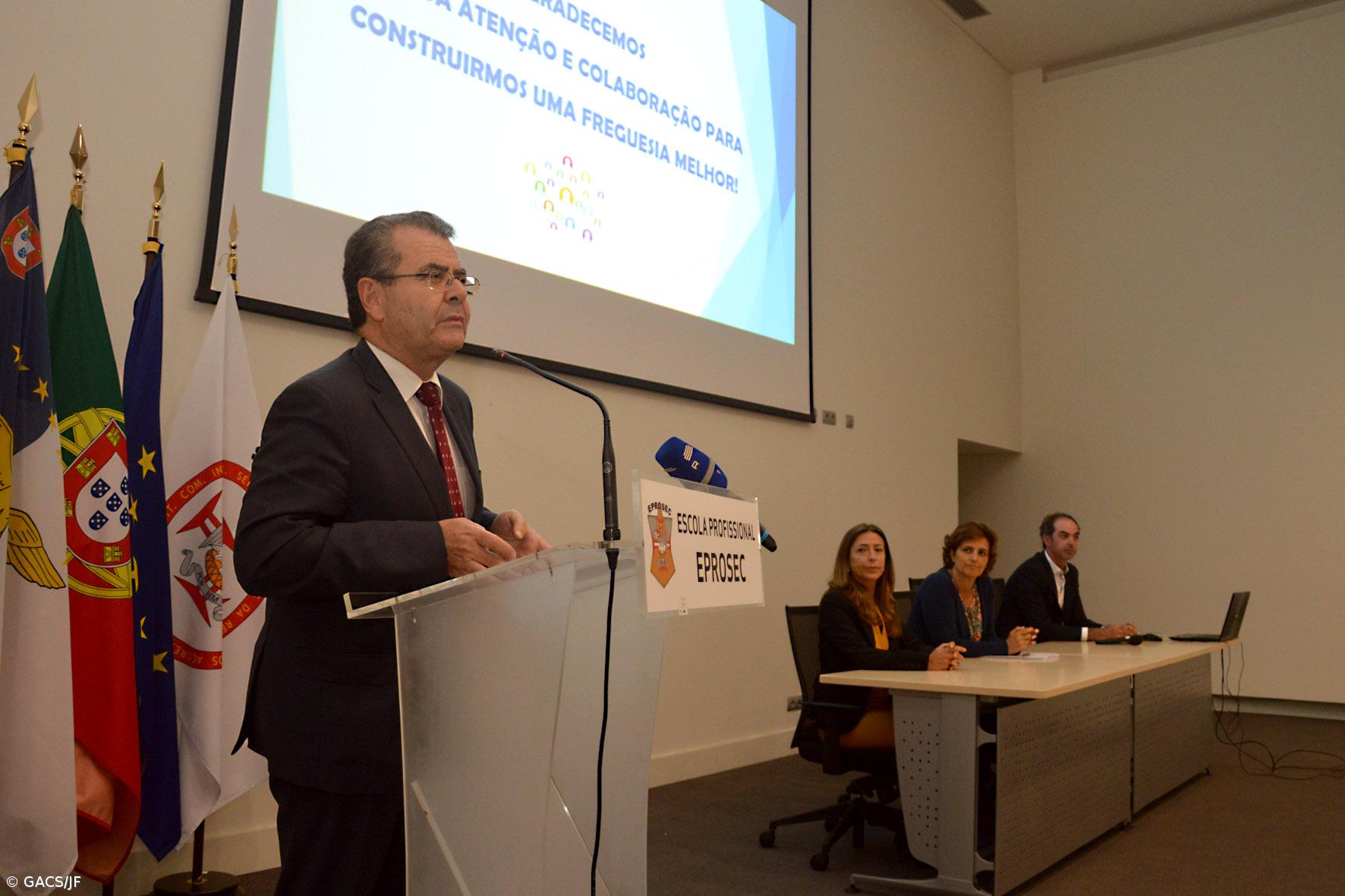 Governo diz que “não existe qualquer problema a nível estrutural” na EBS Calheta em São Jorge – Imagem 1