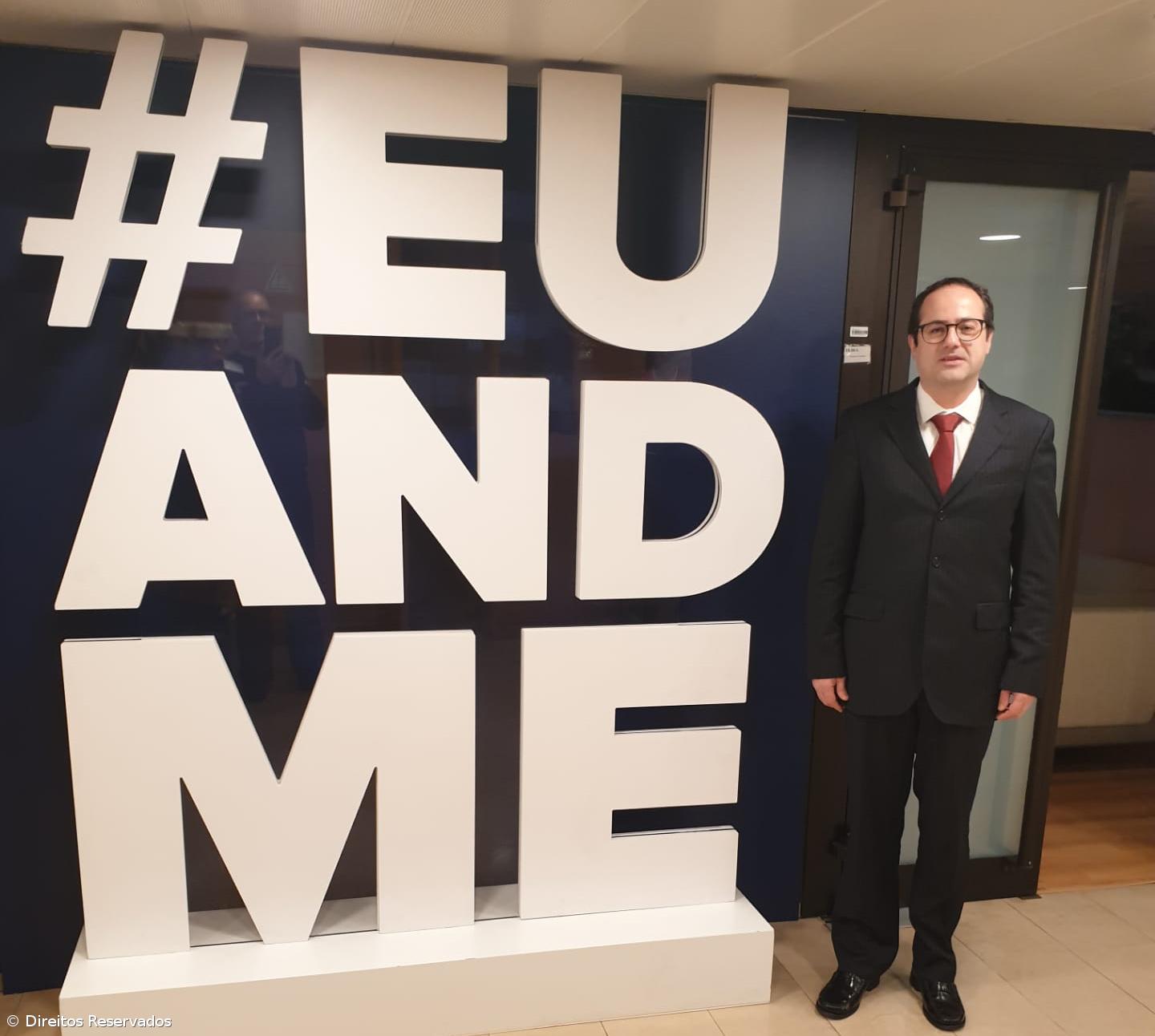 Professores açorianos apresentam queixa à Comissão Europeia – Imagem 1