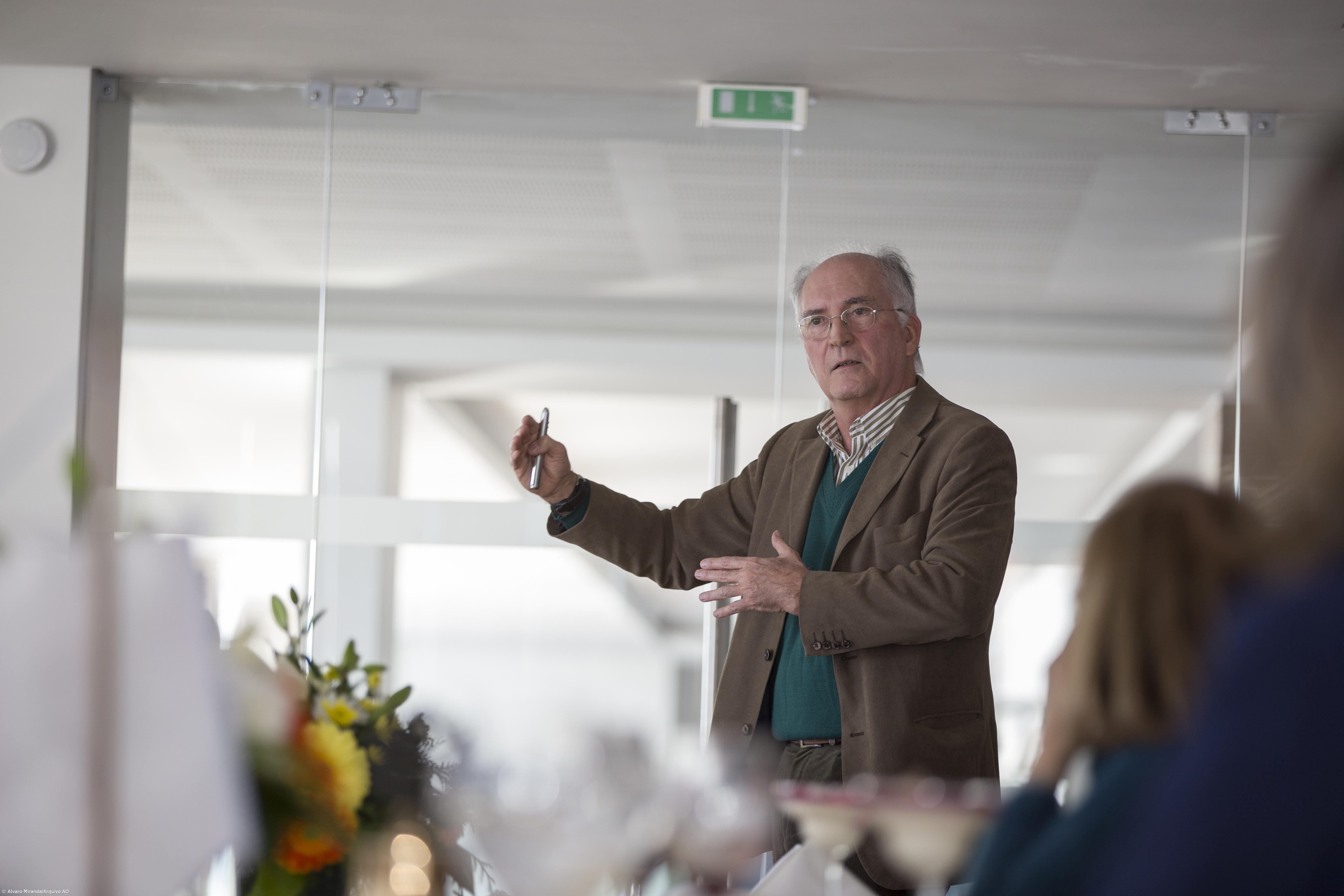 Ex-provedor da Saúde nos Açores e secretário da tutela trocam acusações – Imagem 1