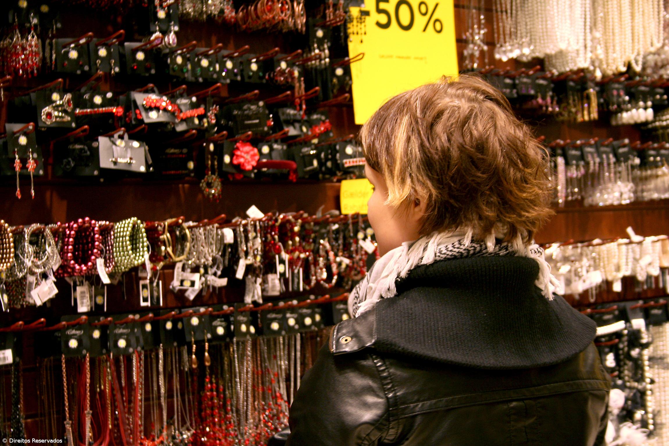 Famílias portugueses preveem gastar em média 387 euros no Natal  – Imagem 1