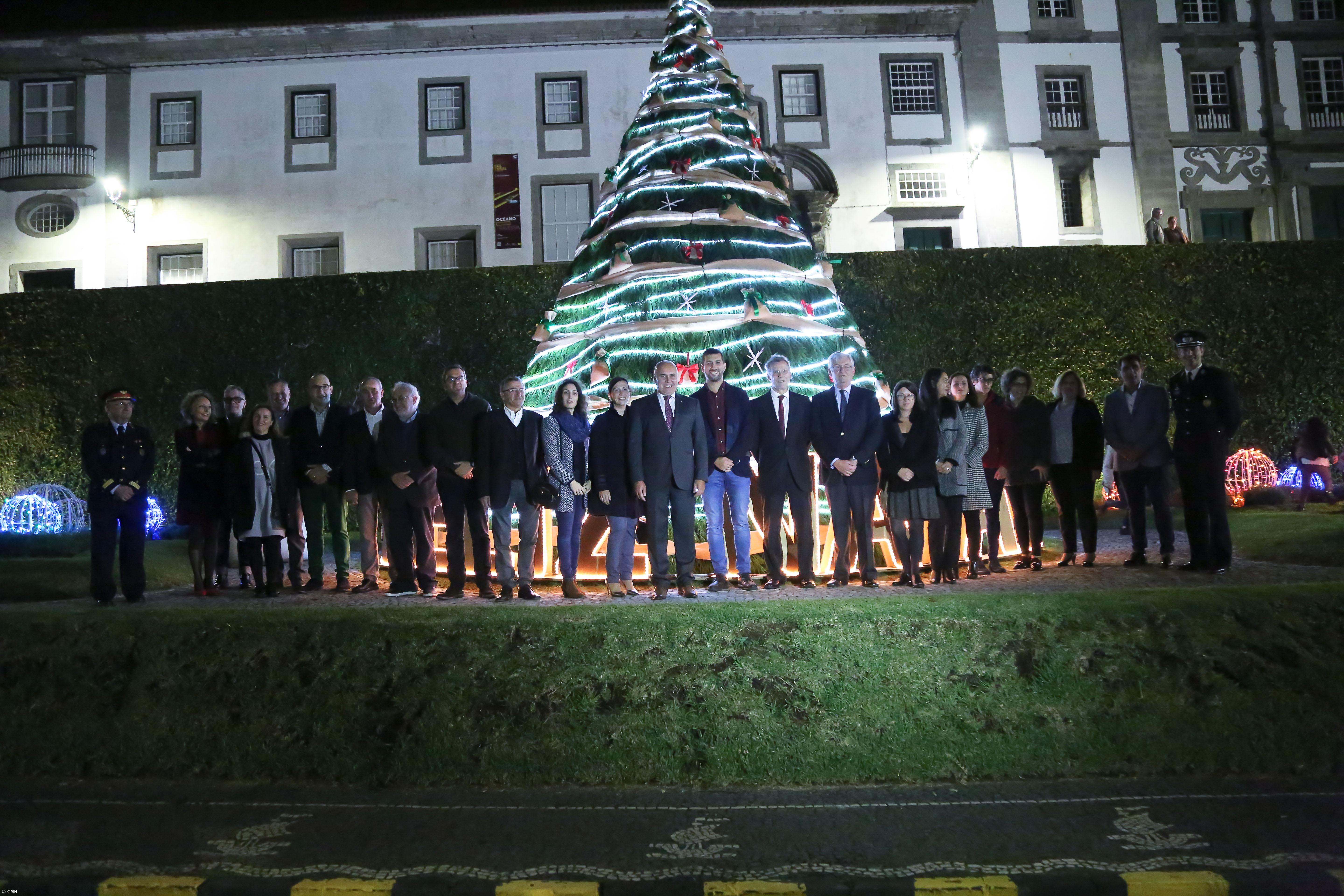 Câmara da Horta desafia lojistas e residentes do centro histórico a iluminarem as suas fachadas – Imagem 2