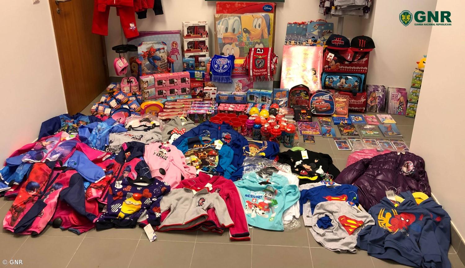 Apreensão de 306 artigos contrafeitos nas Flores – Imagem 1