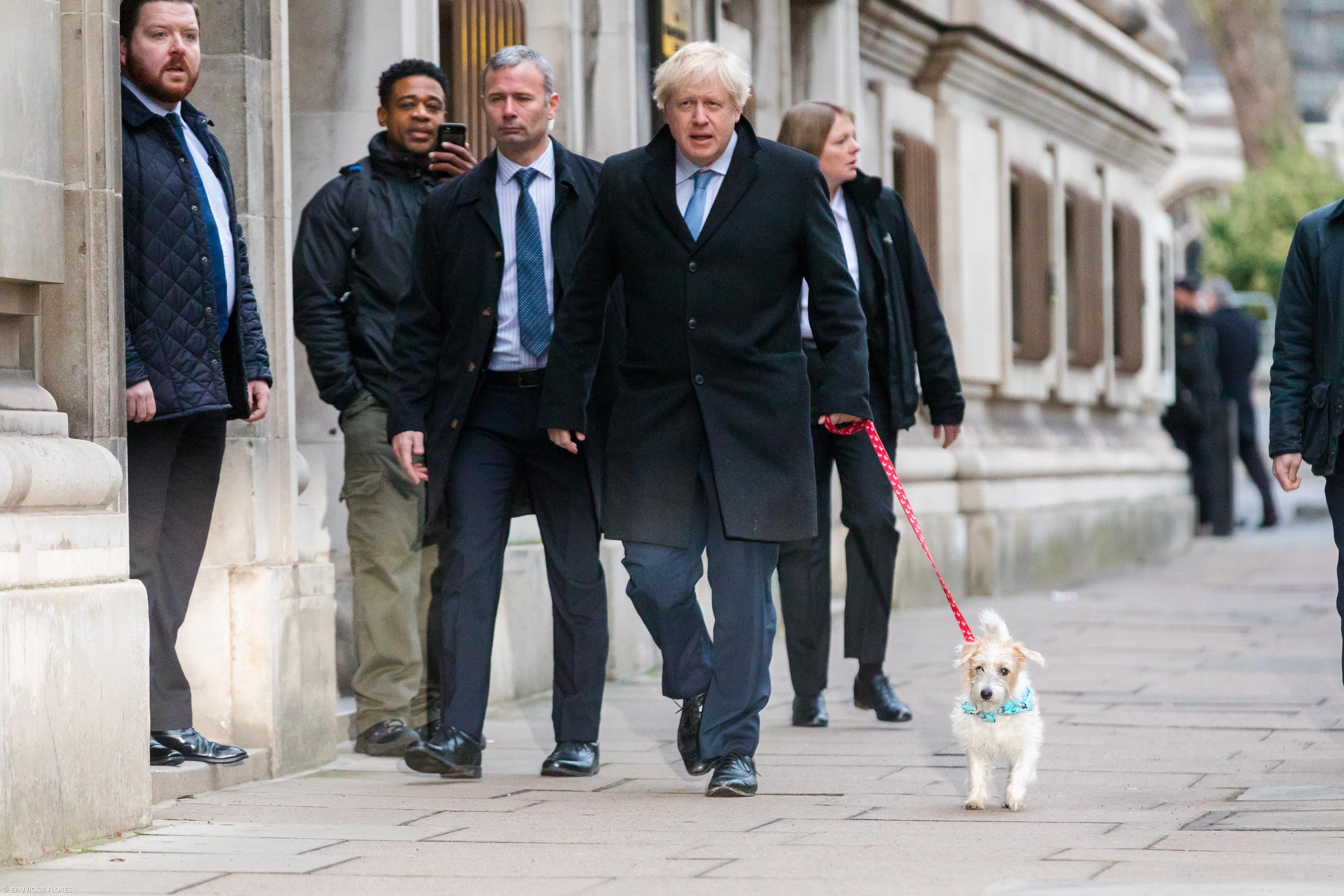 Britânicos começam a votar em eleições antecipadas cruciais para o Brexit – Imagem 1