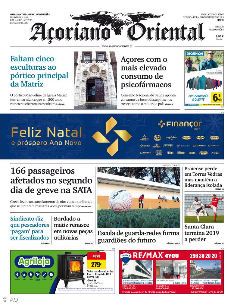 "Faltam cinco esculturas ao pórtico principal da Matriz" é a manchete do Açoriano Oriental – Imagem 1