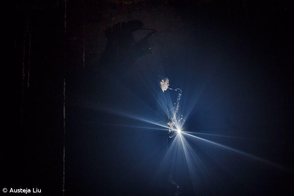 Luis Senra leva a música do seu saxofone às grutas do Pico  – Imagem 1