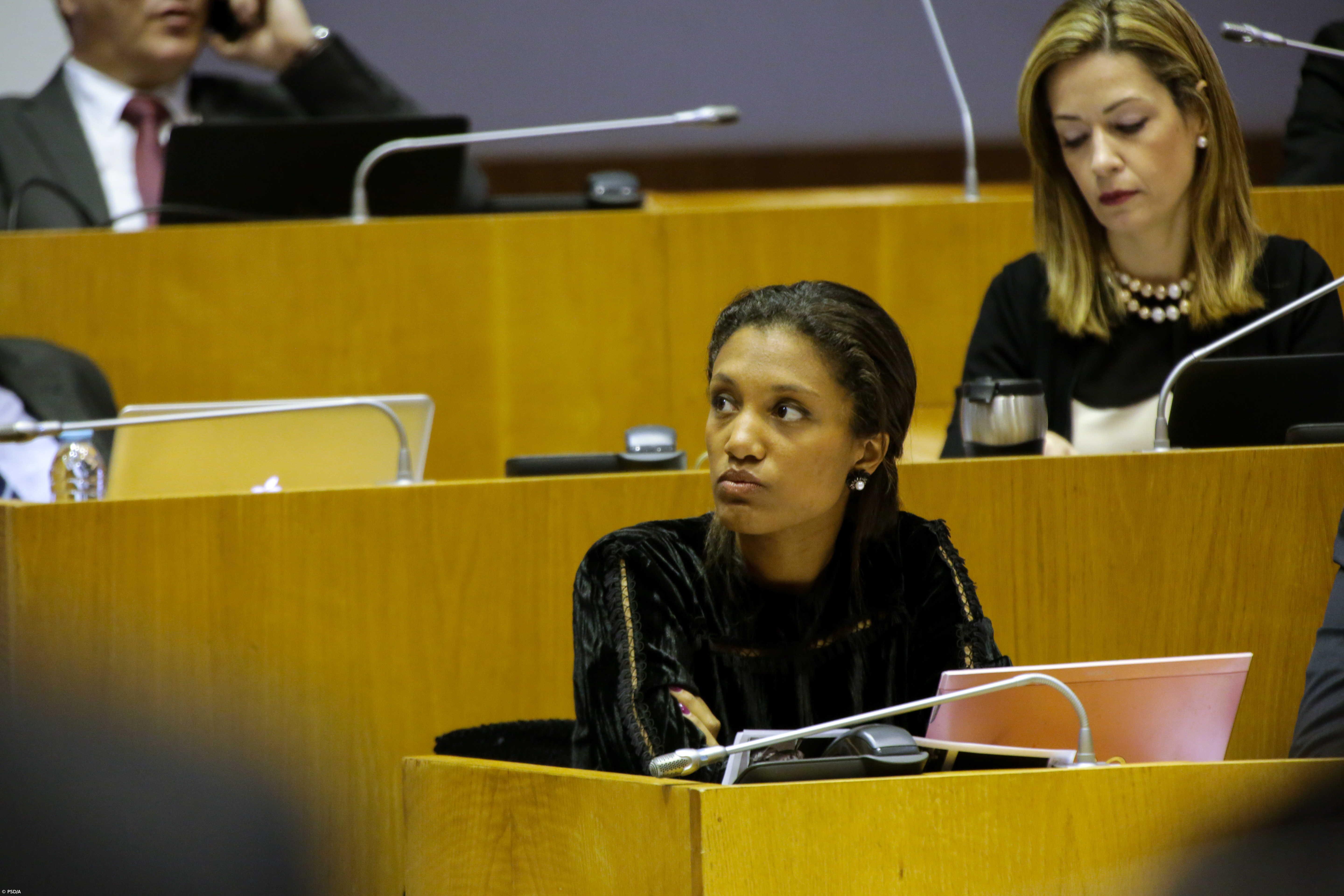 PSD/Açores acusa Governo Regional de esconder informações sobre operação aérea entre Terceira e Madrid – Imagem 1