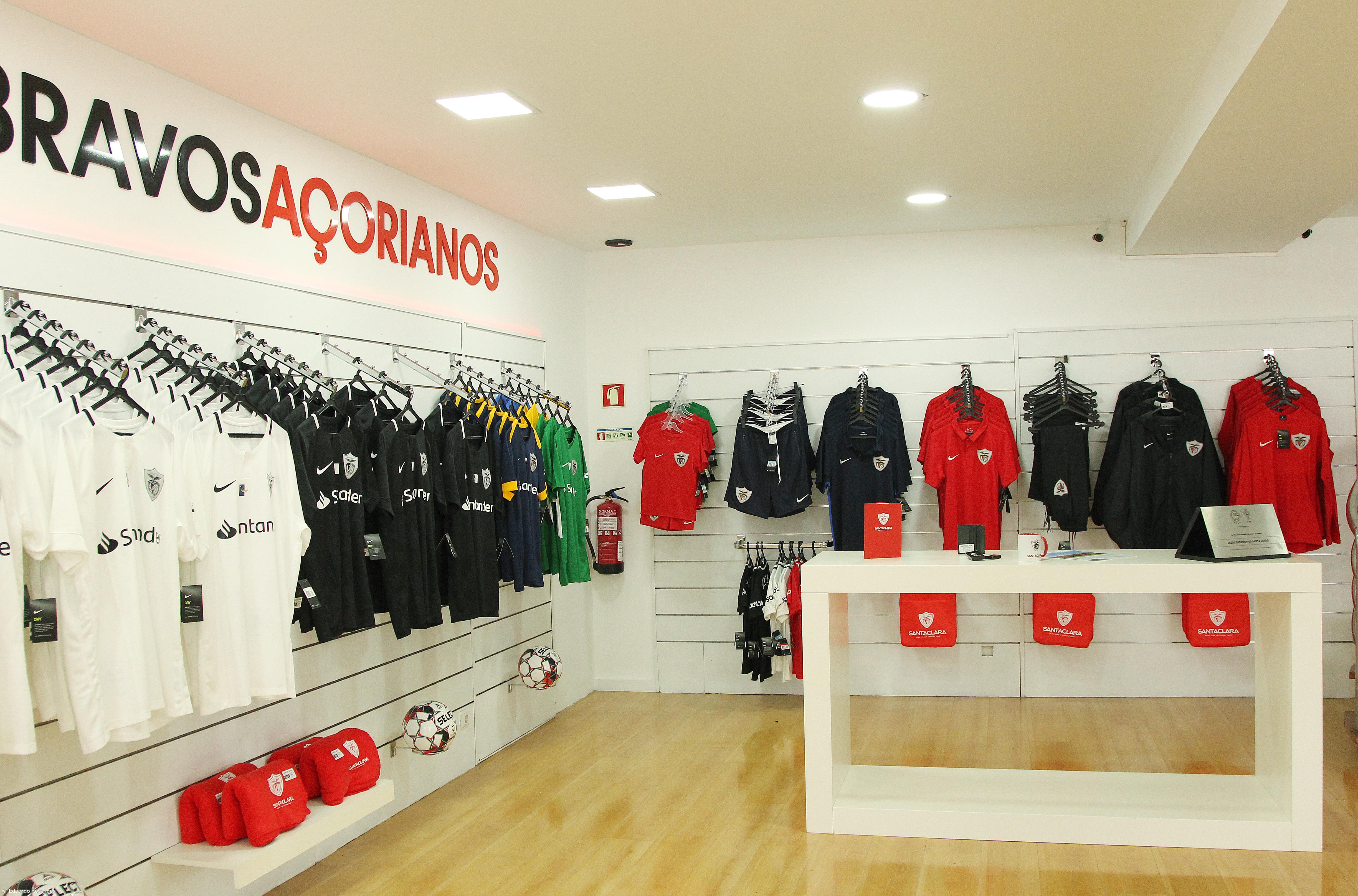 Loja do Santa Clara colocou o clube no centro de Ponta Delgada – Imagem 2