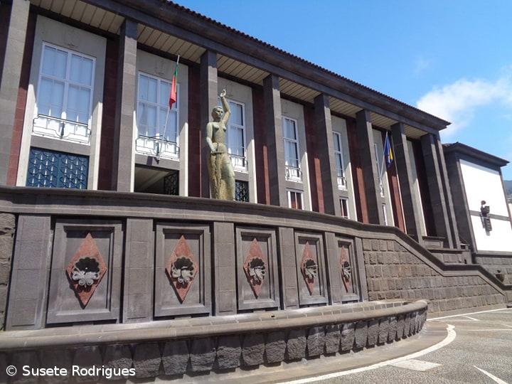 Arguidos no caso da queda da árvore no Monte na Madeira ausentes no início do julgamento – Imagem 1