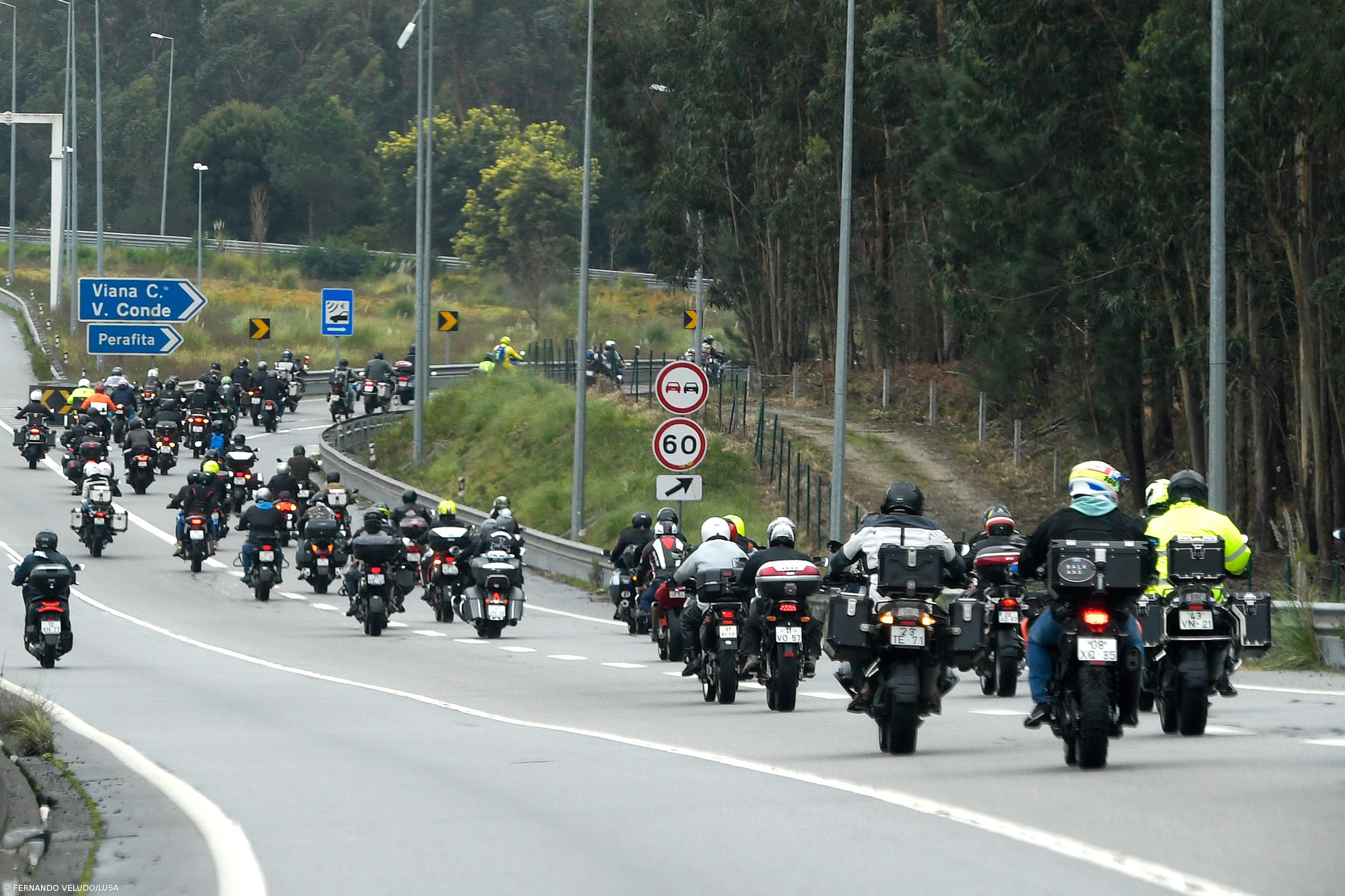 Cortejo fúnebre acompanhado por uma centena de ‘motards’ – Imagem 3