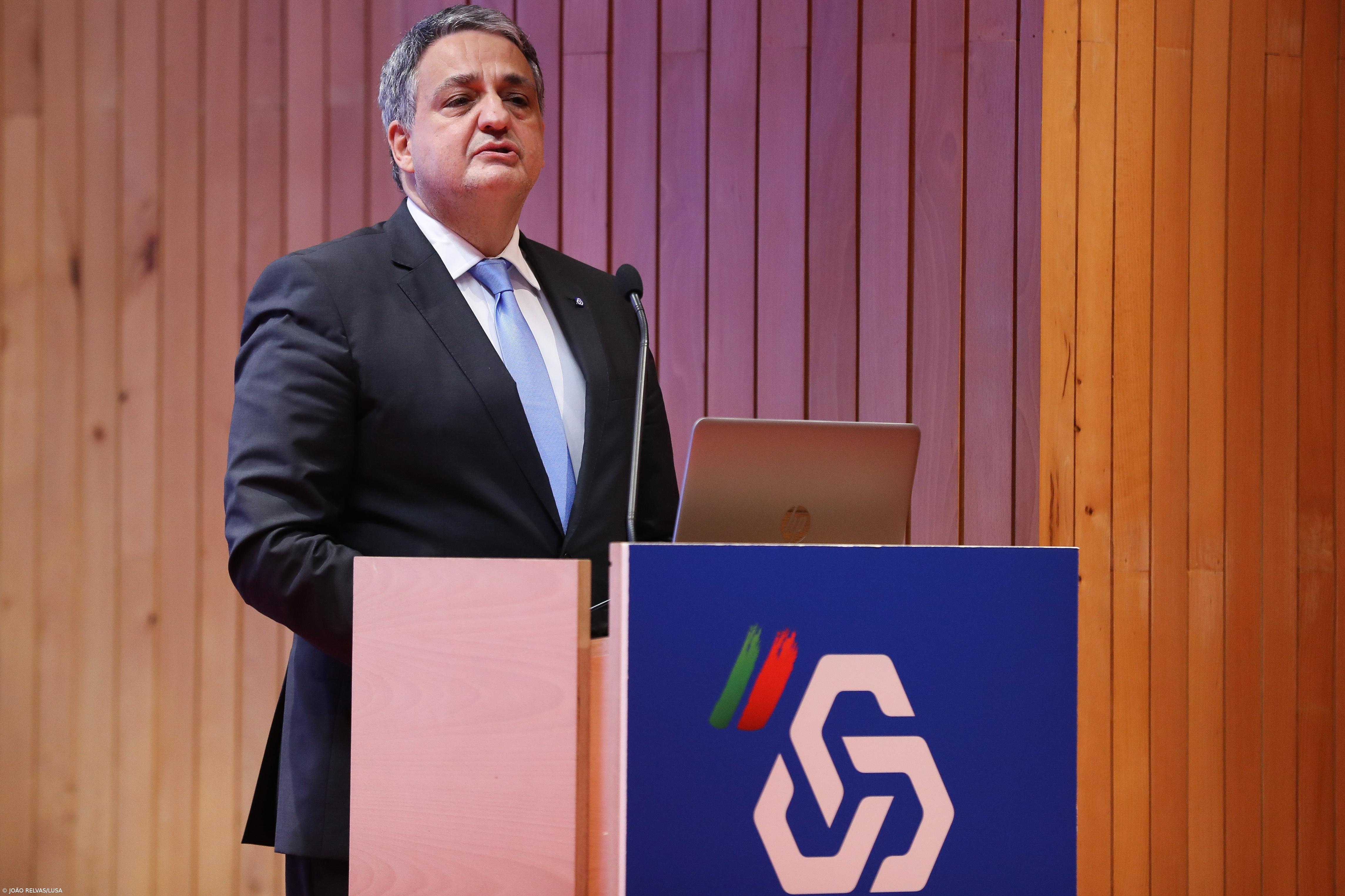 Deputados aprovam audição do presidente da CGD sobre diminuição de serviços bancários – Imagem 1