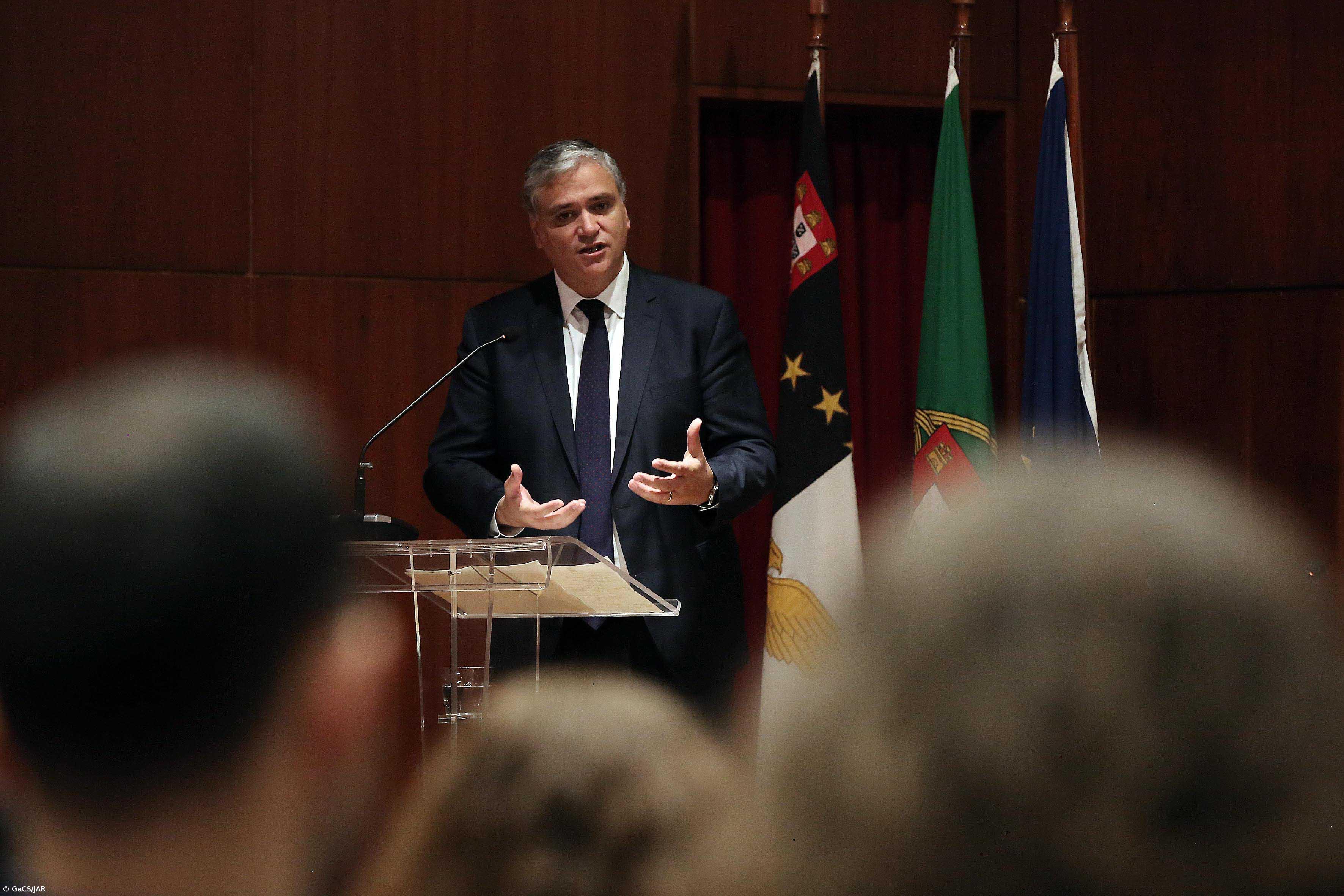 Açores abrem 135 vagas de quadro para docentes em toda a região – Imagem 1