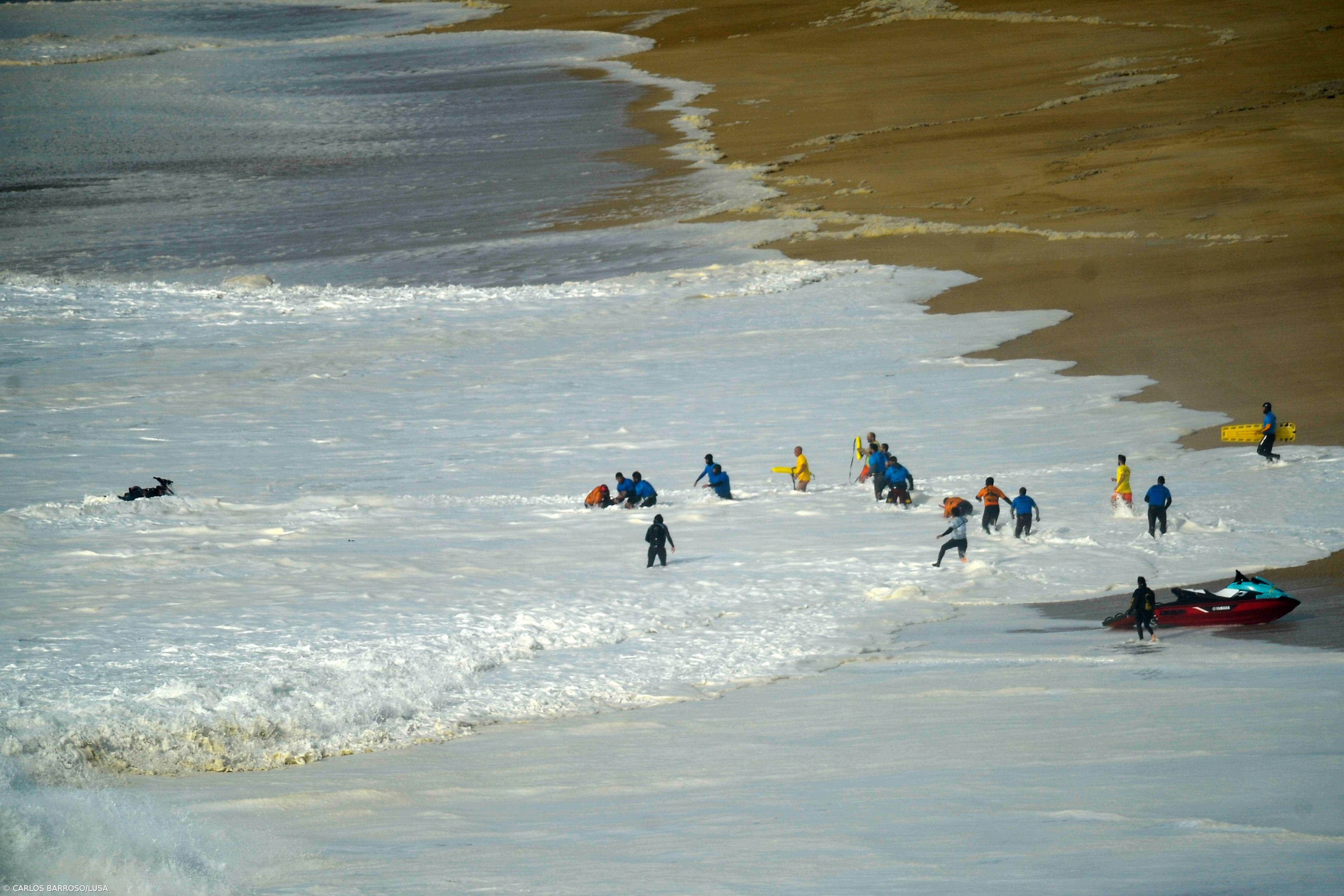 Surfista morre na Praia da Norte, na Nazaré – Imagem 1
